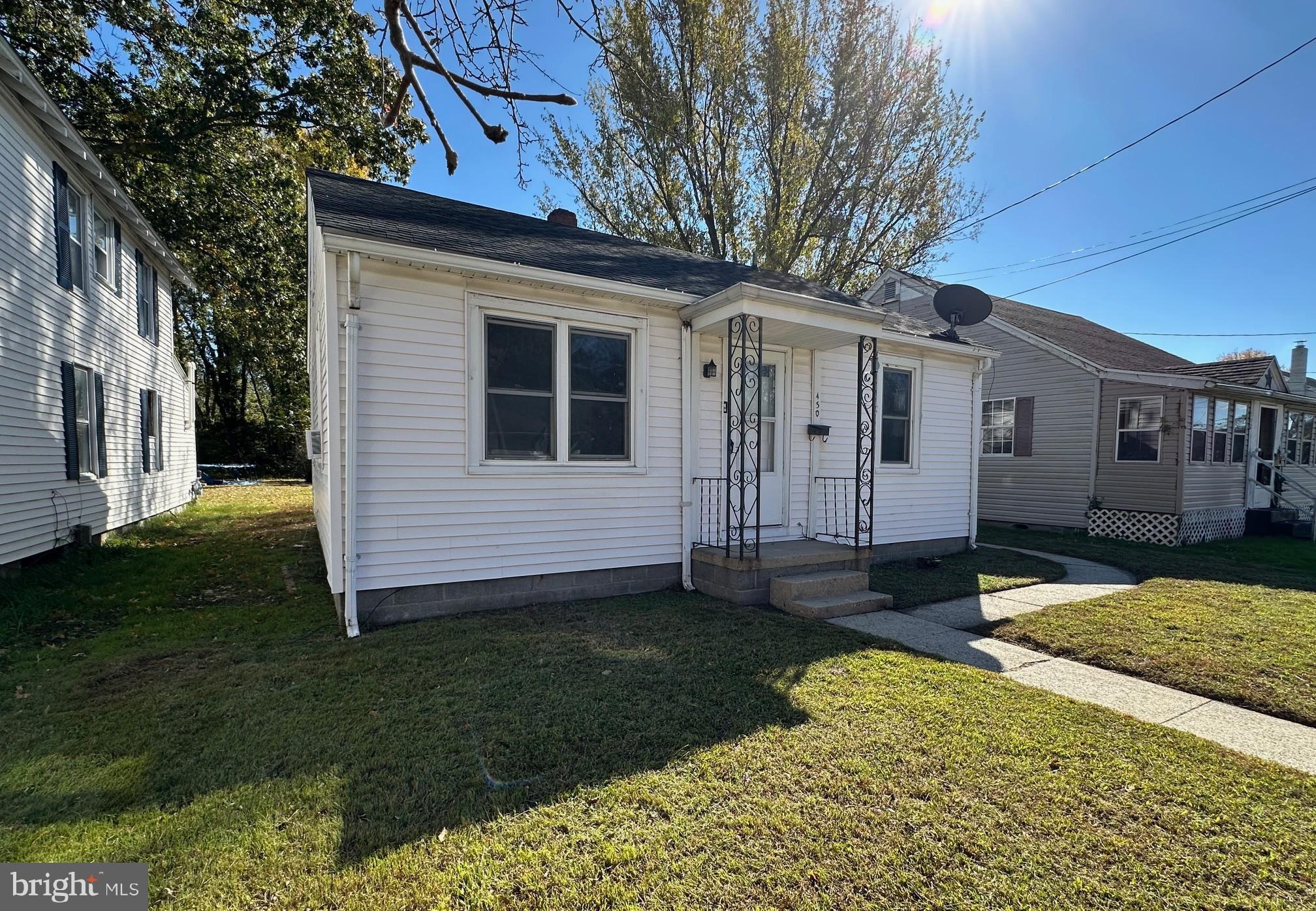 LEONARDS LANE - Residential