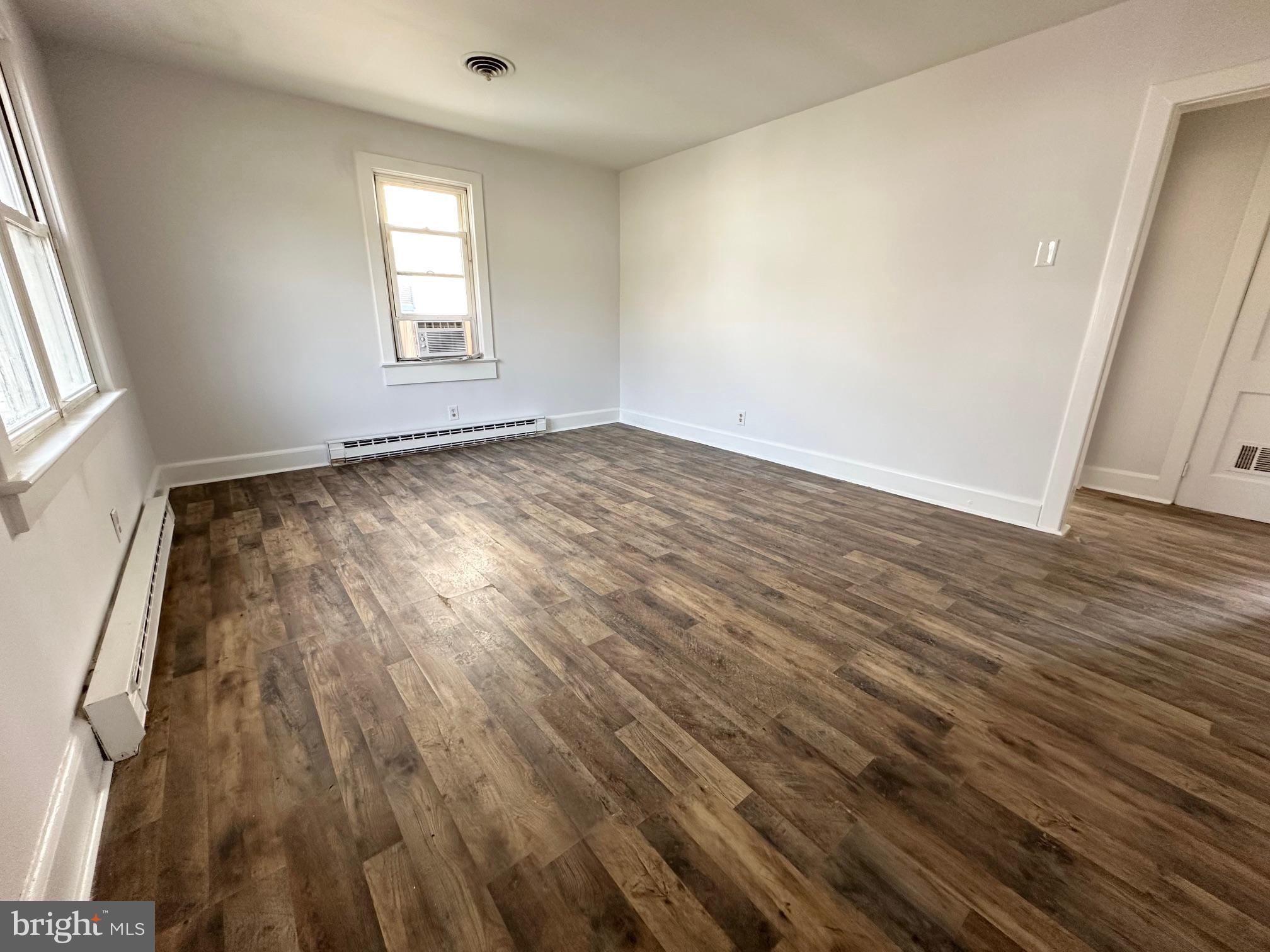 LEONARDS LANE - Residential