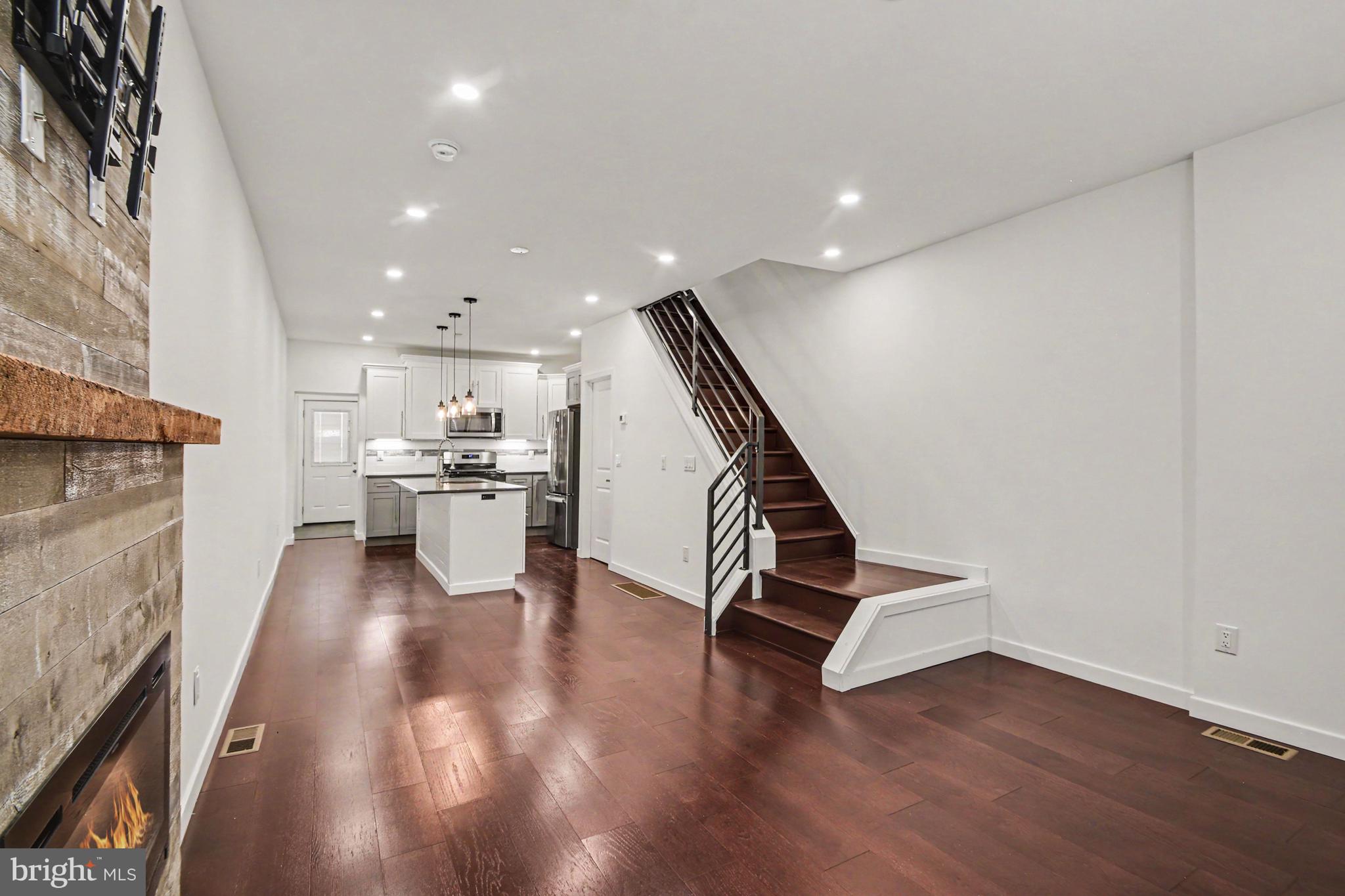 EAST FALLS - Residential