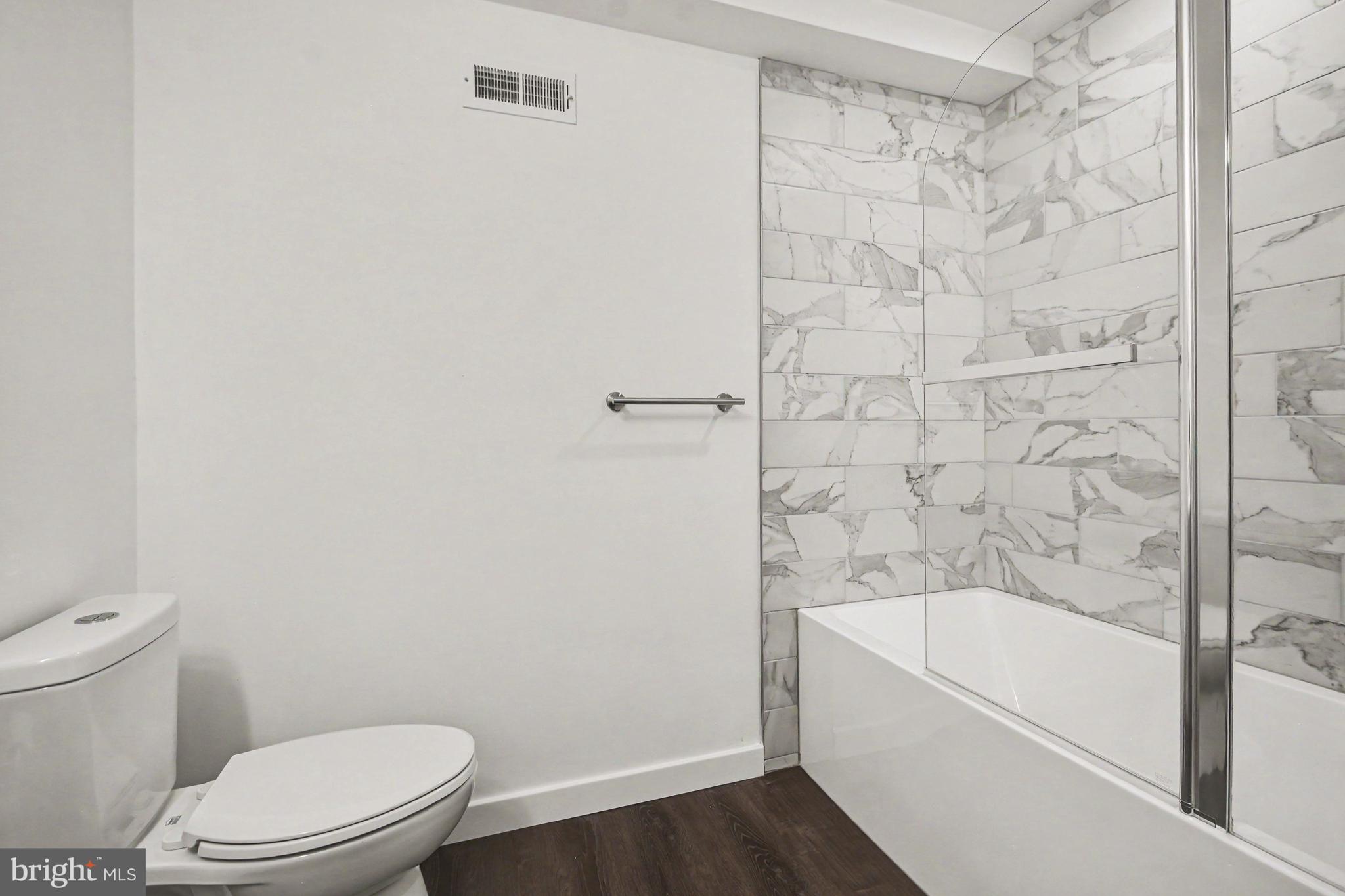 EAST FALLS - Residential