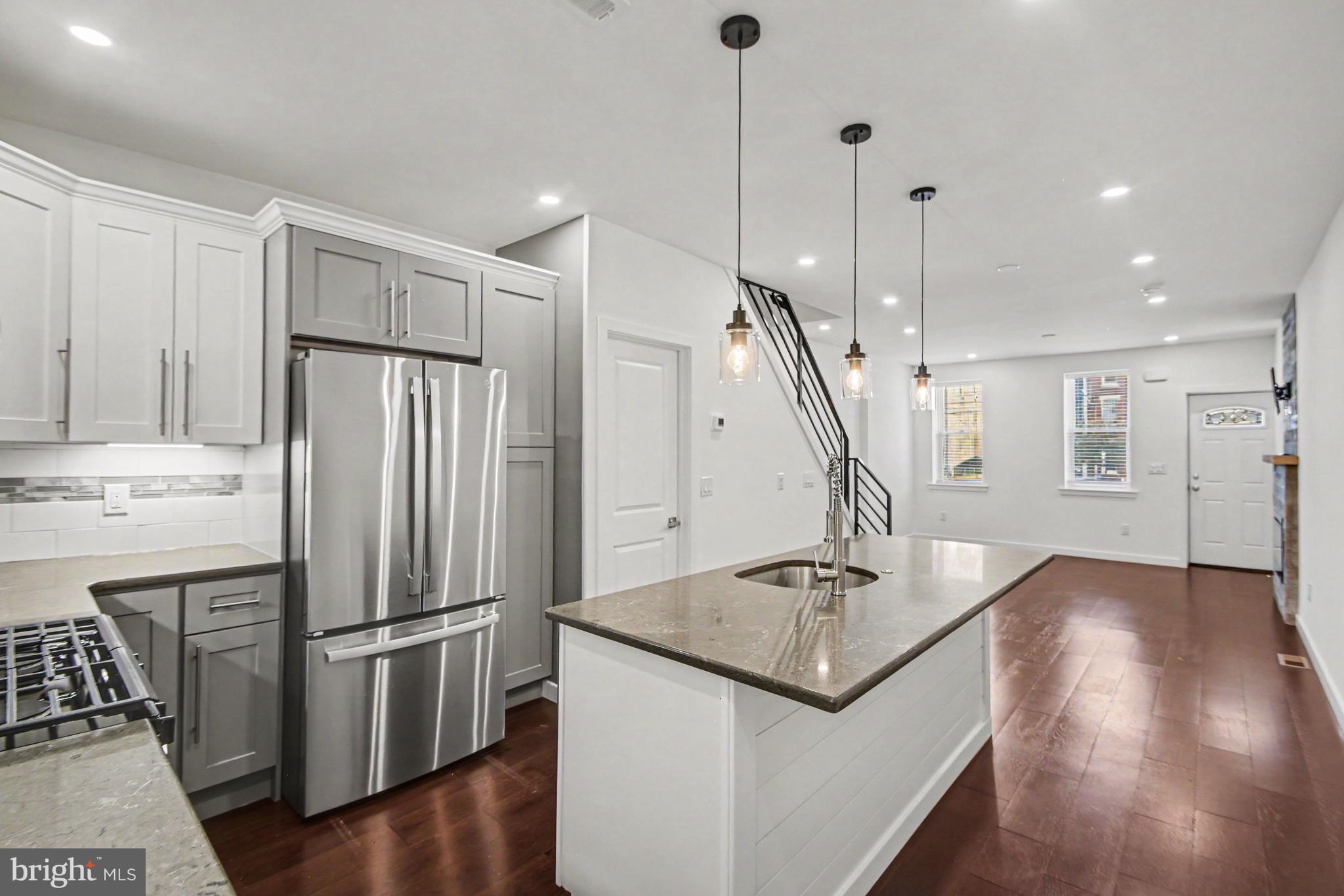 EAST FALLS - Residential