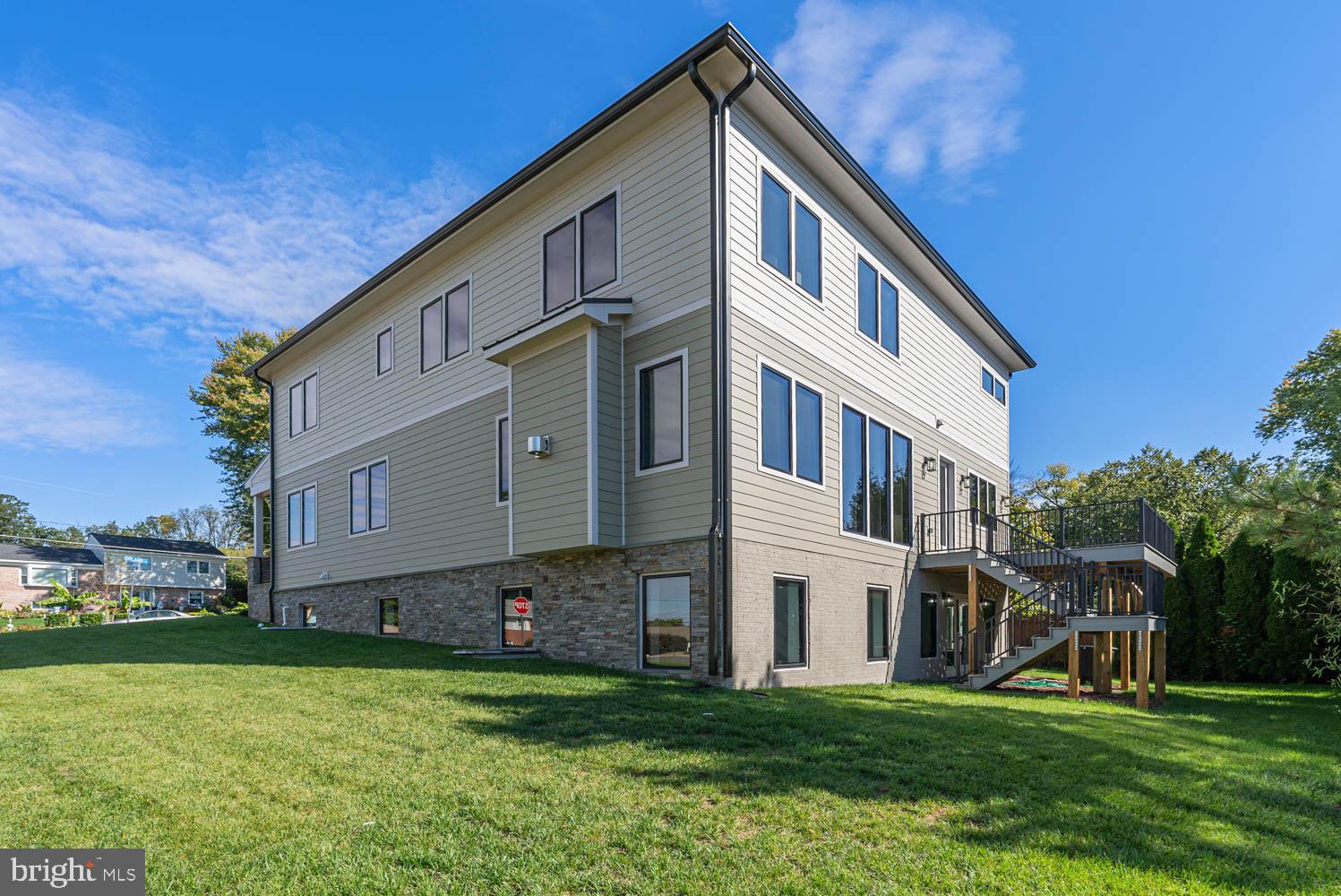 POWHATAN HILLS - Residential