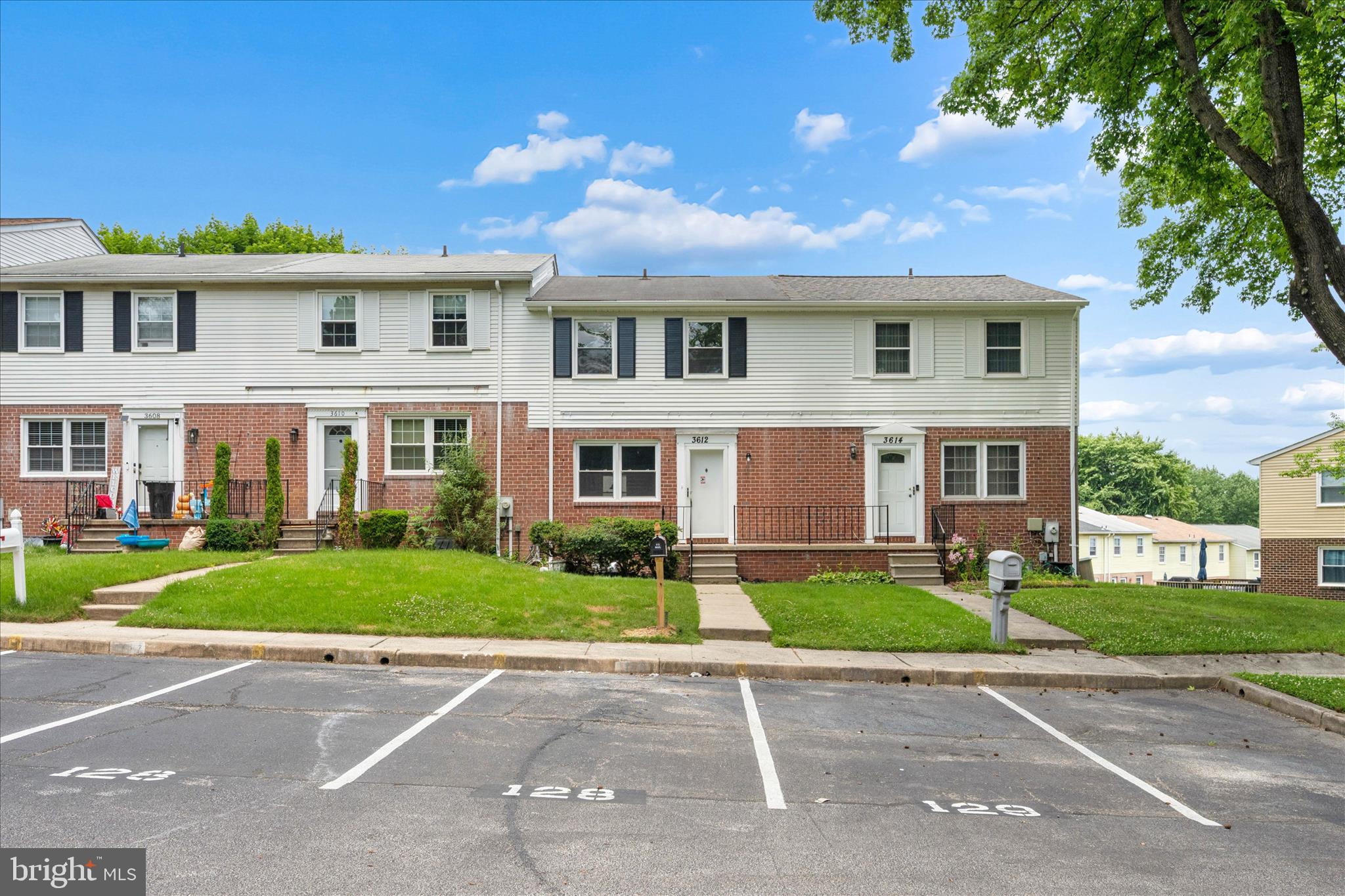 DOUBLE ROCK TOWNHOUSES - Residential