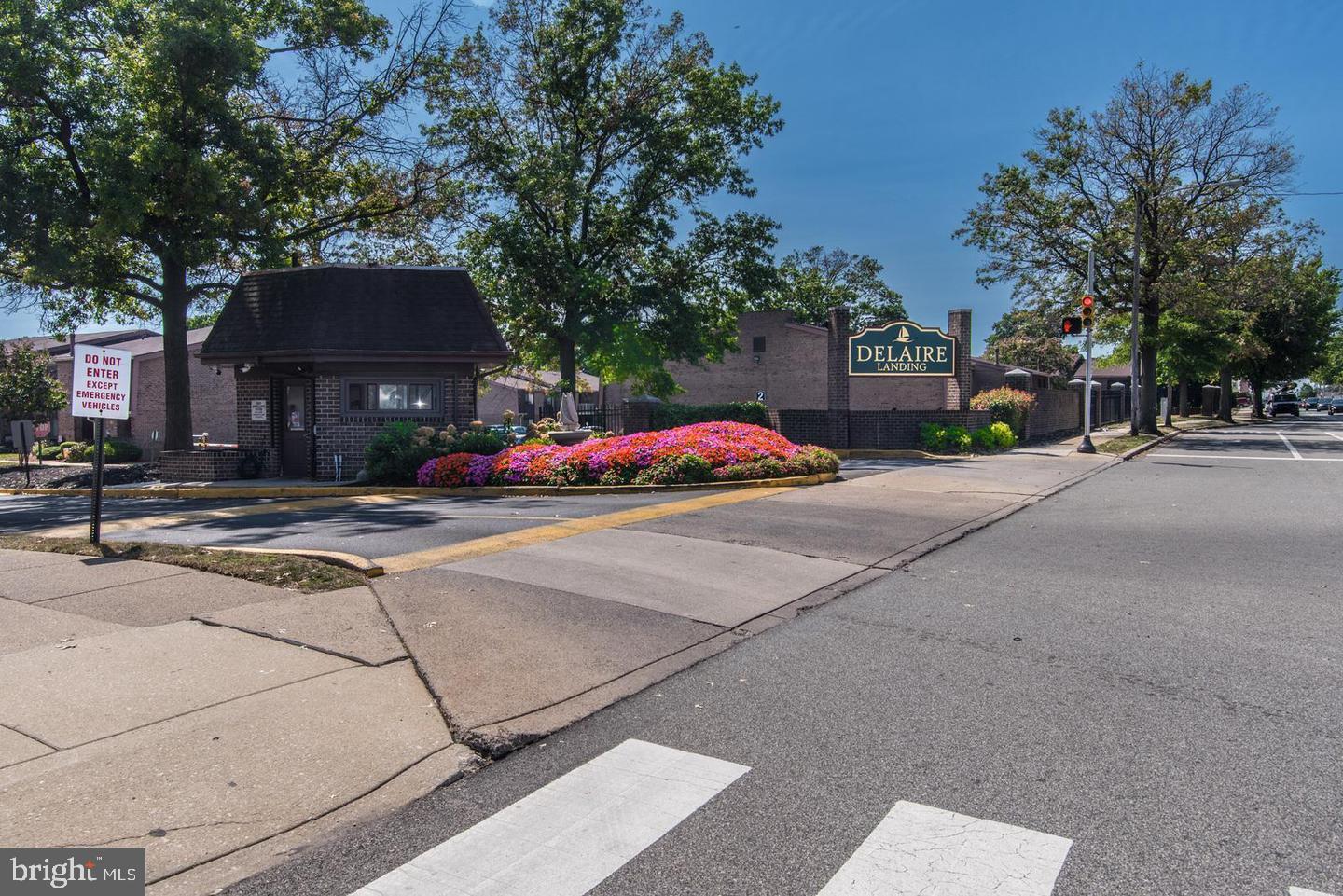 DELAIRE LANDING - Residential