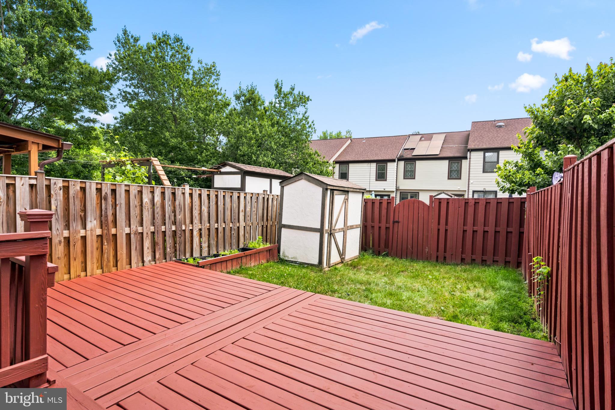 COUNTRYSIDE - Residential