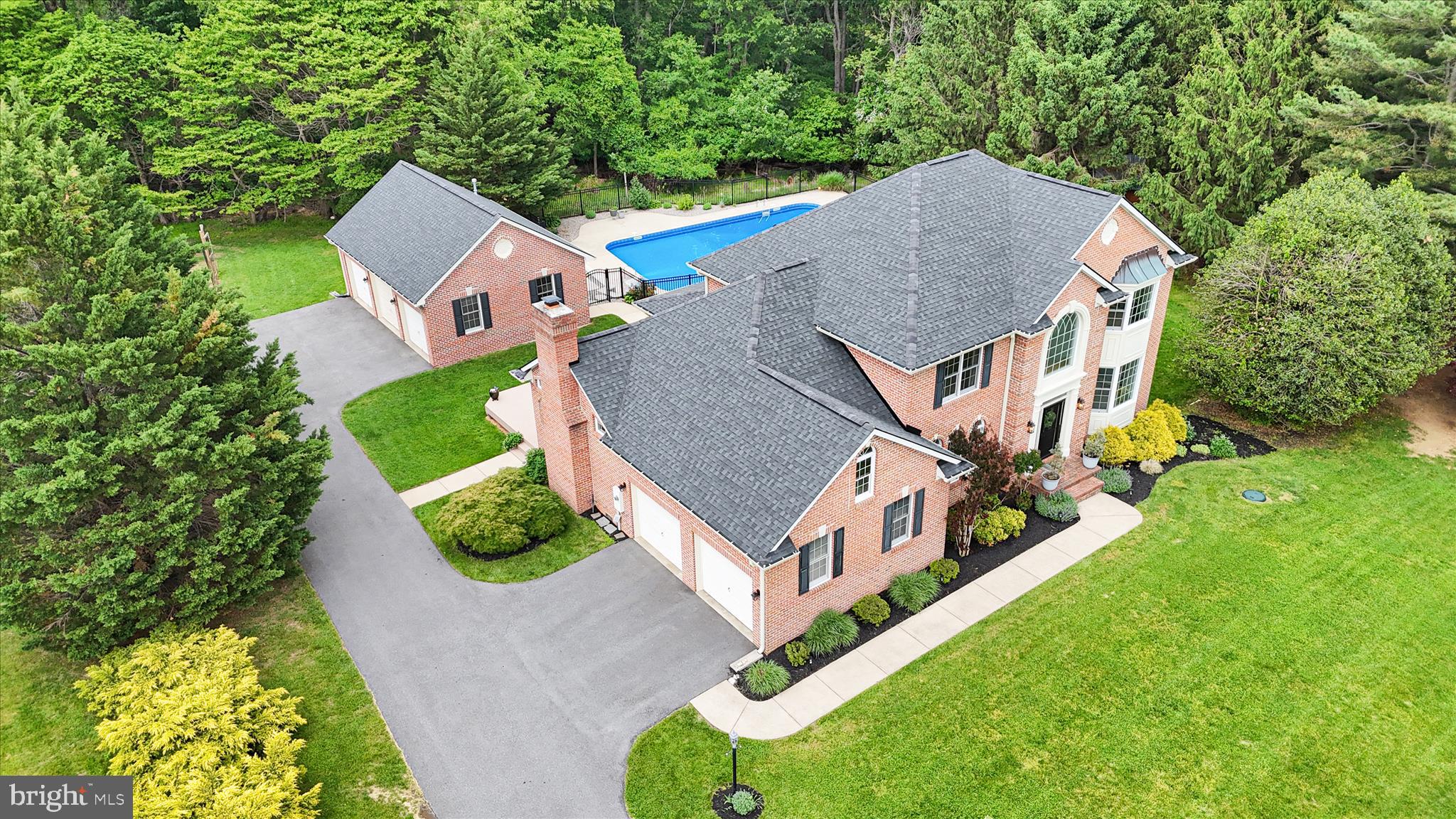 HIGHMEADOWS - Residential