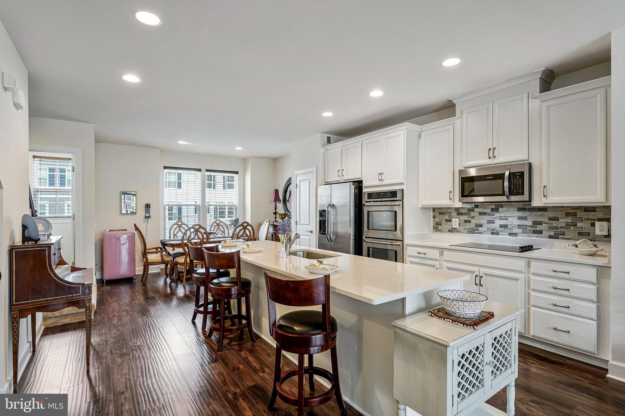HERITAGE CROSSING TOWNS - Residential