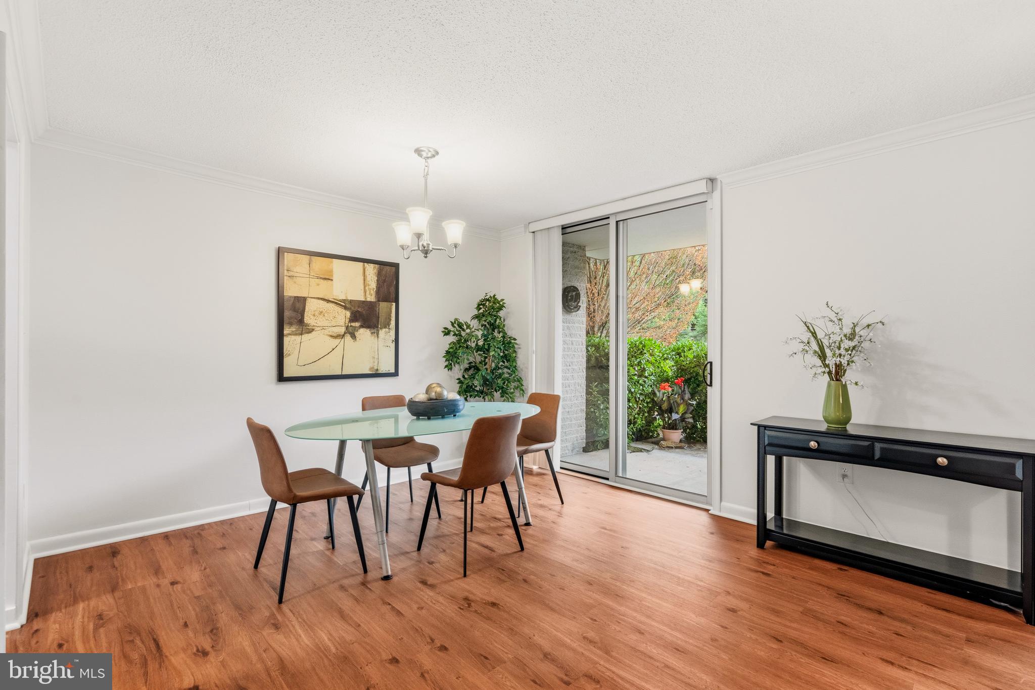 LAKESIDE TERRACE - Residential
