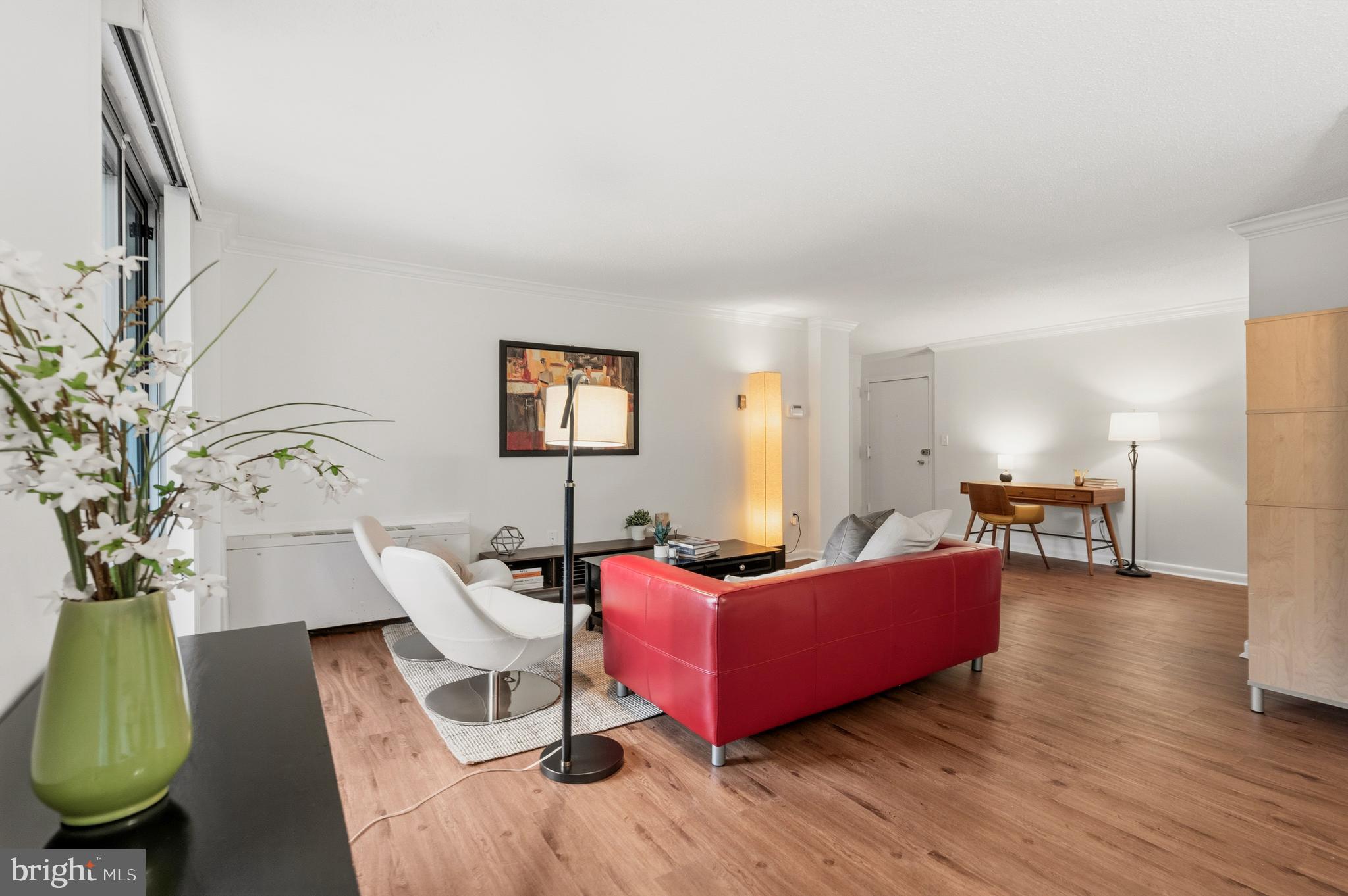 LAKESIDE TERRACE - Residential