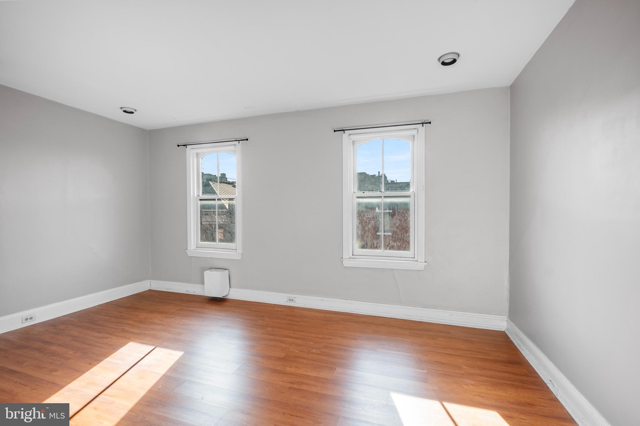 FAIRMOUNT - Residential Income