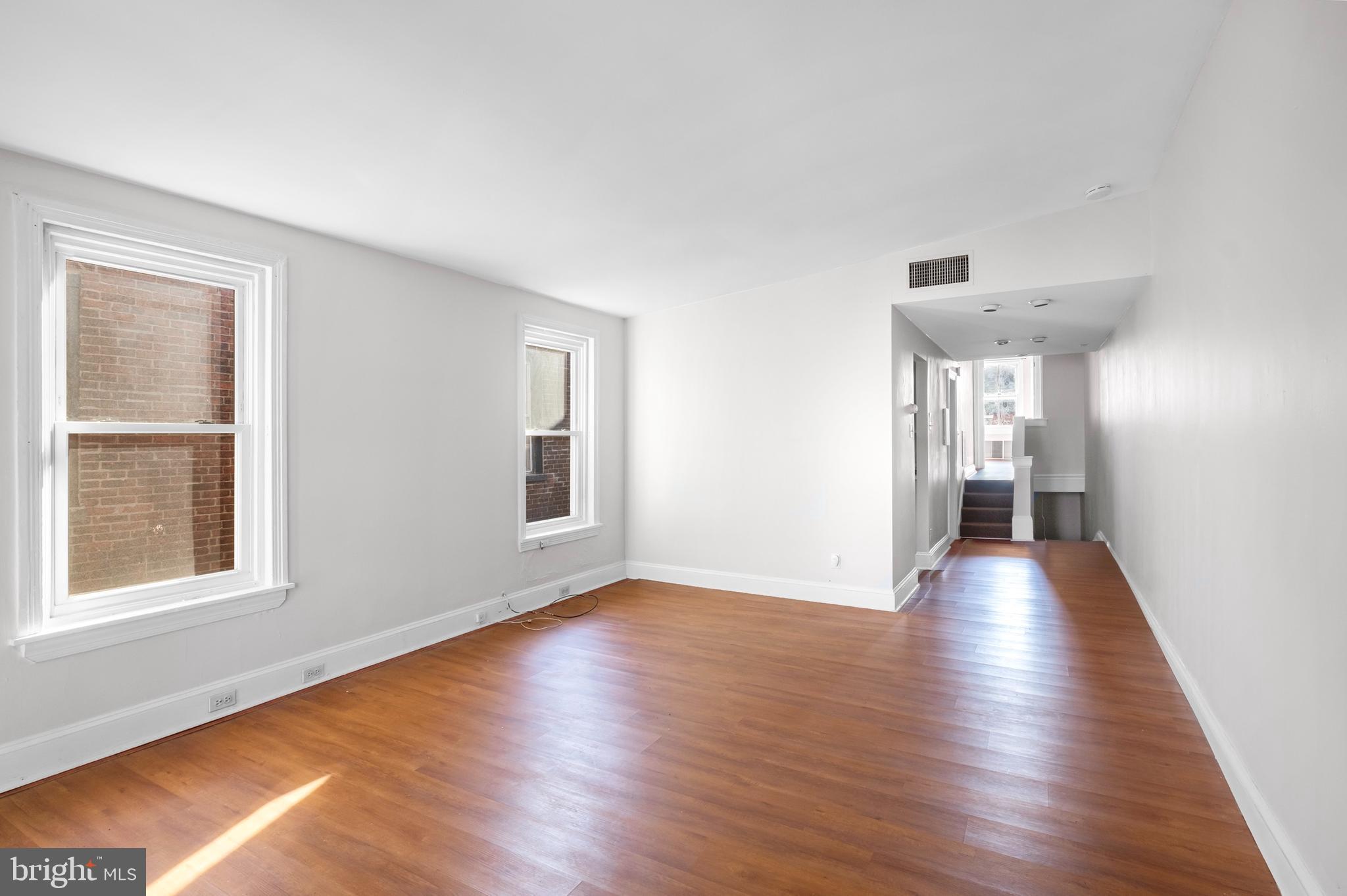 FAIRMOUNT - Residential Income