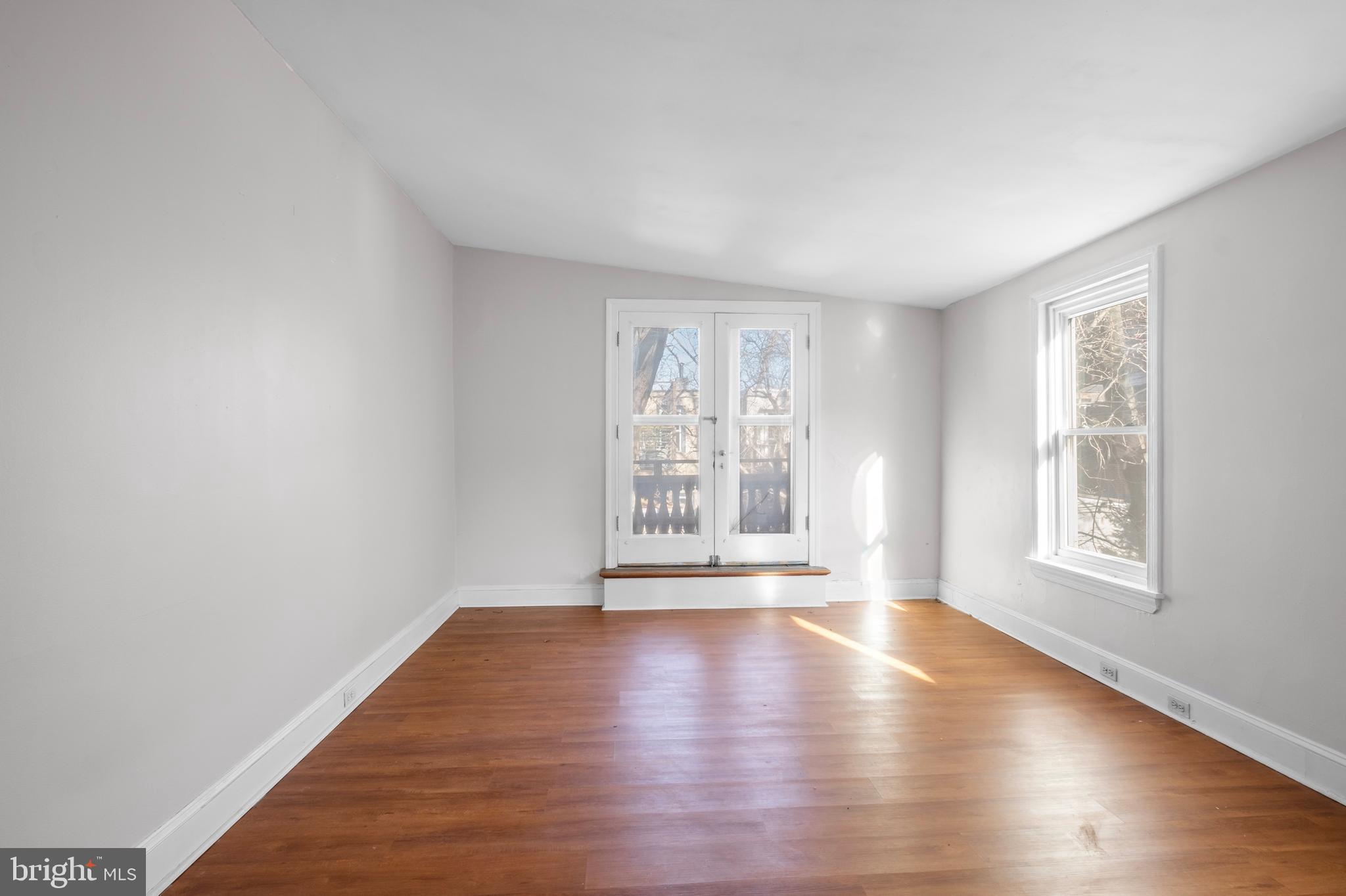 FAIRMOUNT - Residential Income