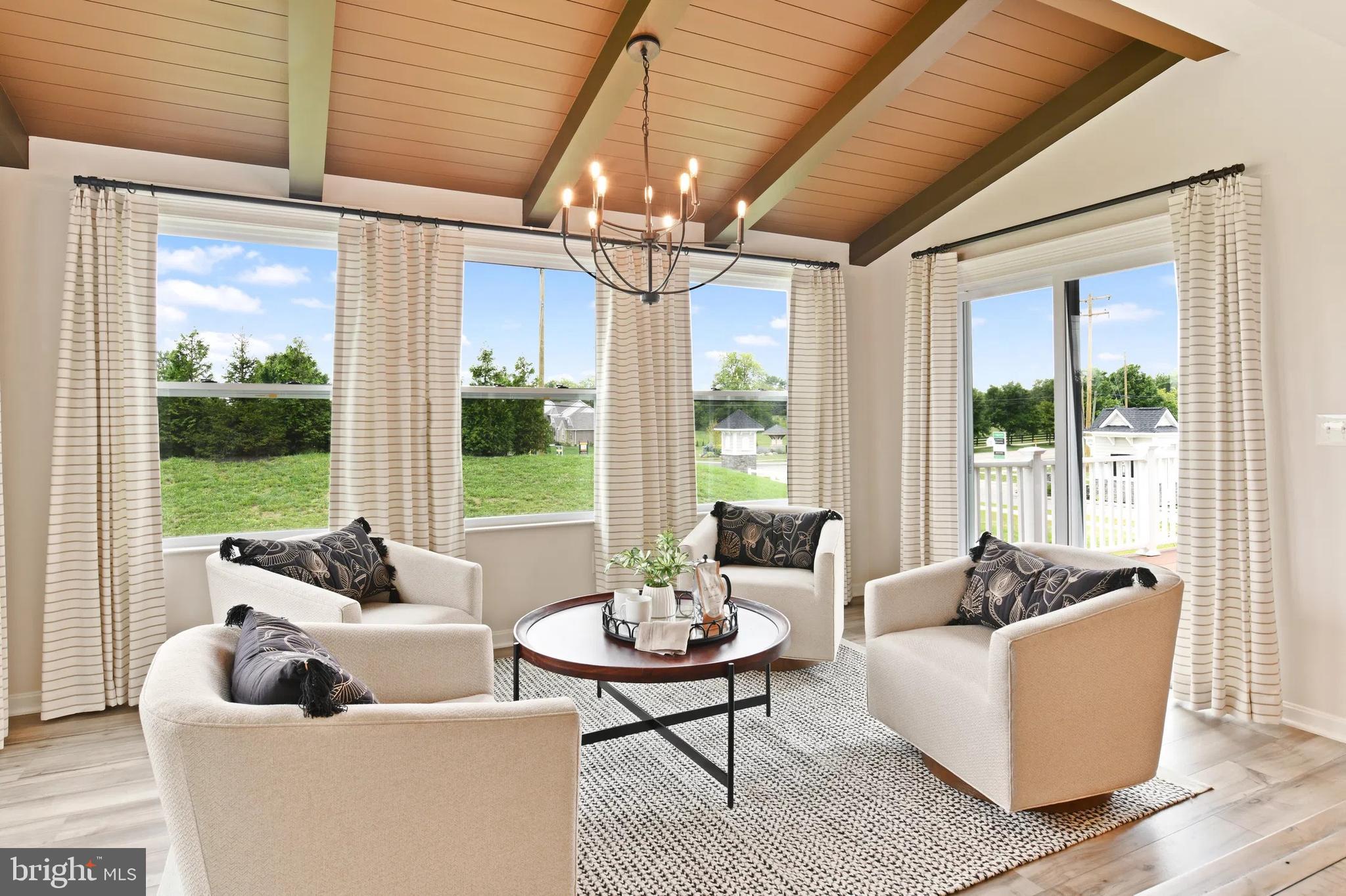 ABRAMS POINTE - Residential