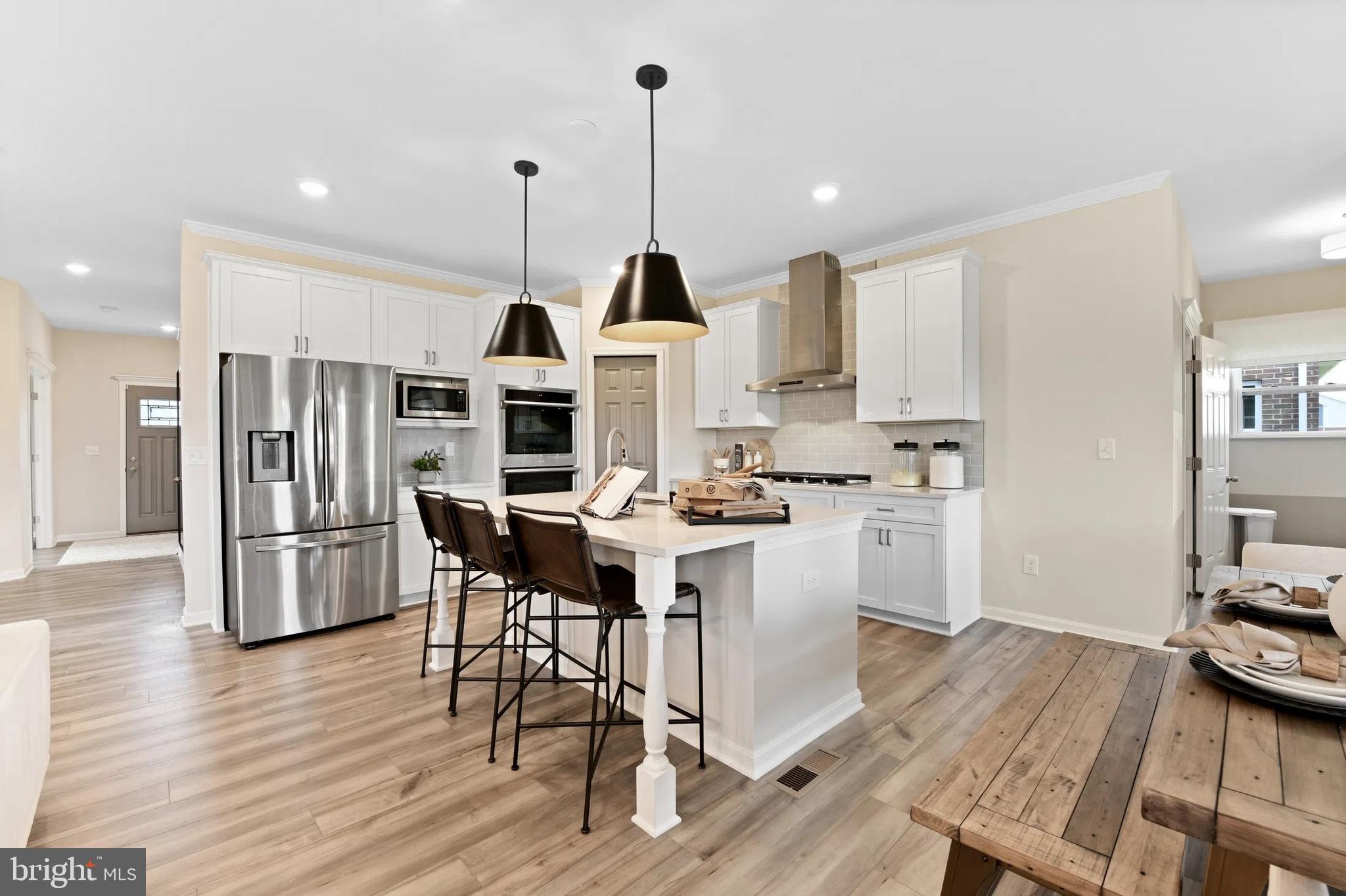ABRAMS POINTE - Residential