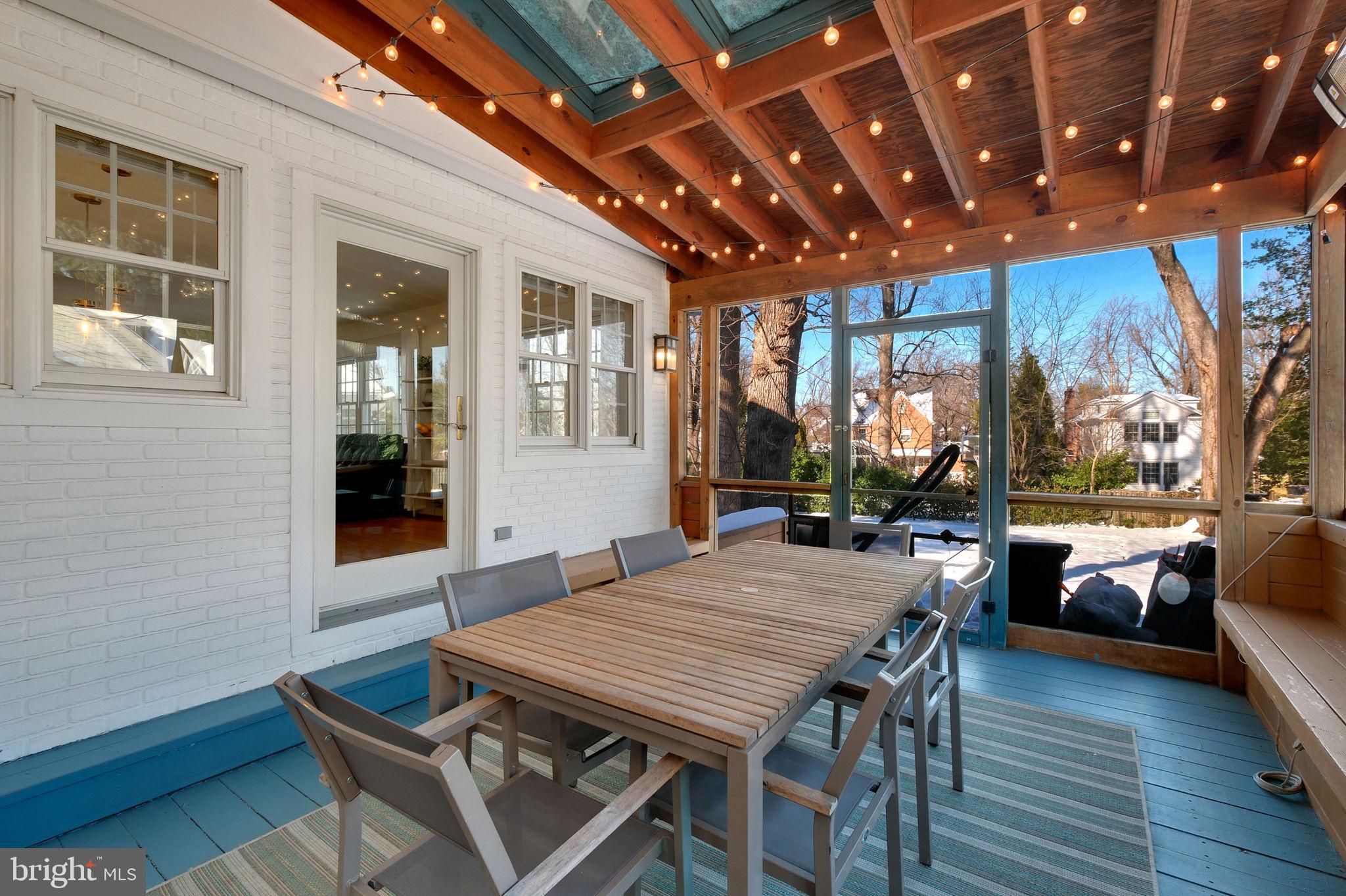 GREENWICH FOREST - Residential