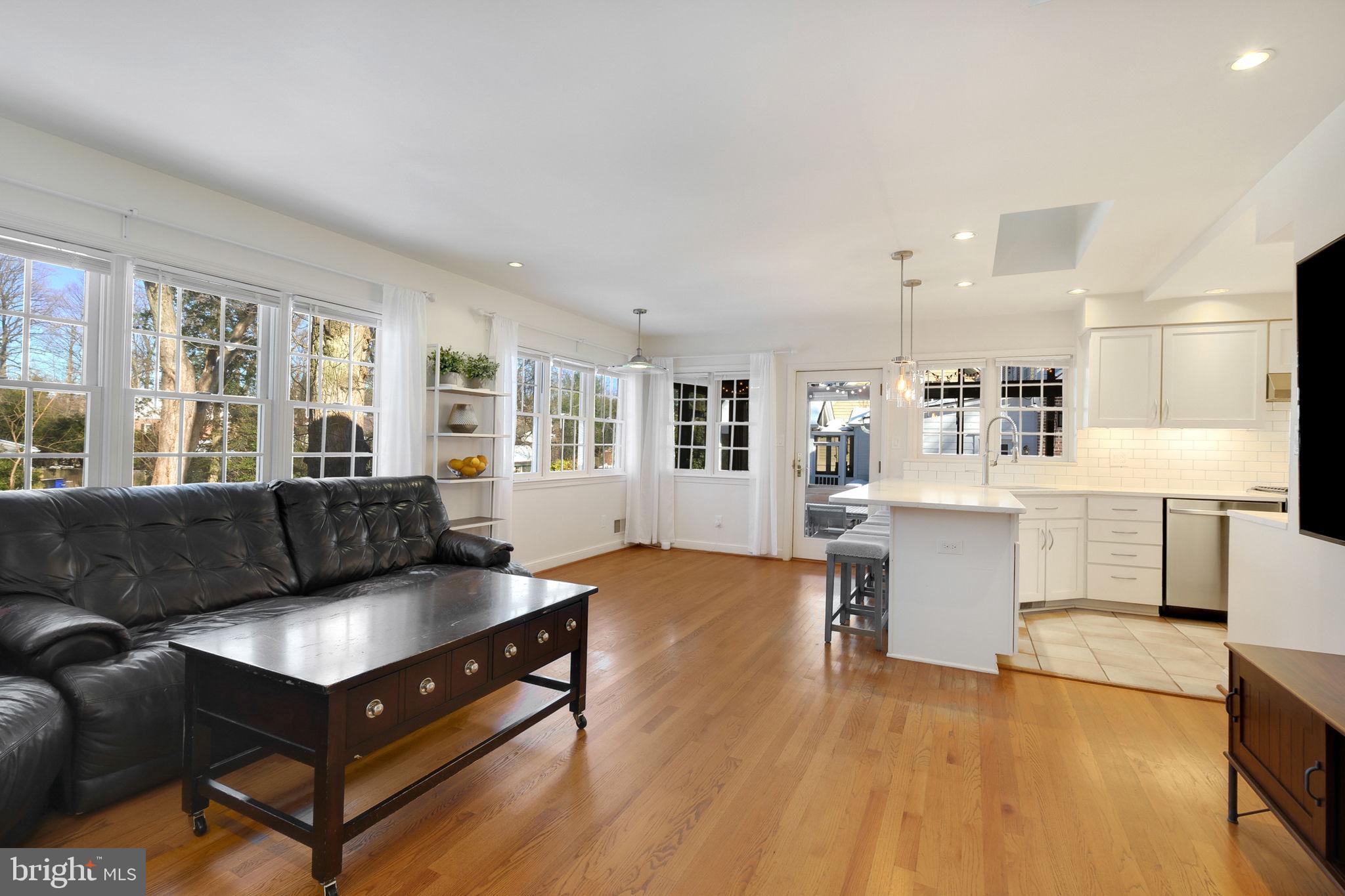 GREENWICH FOREST - Residential