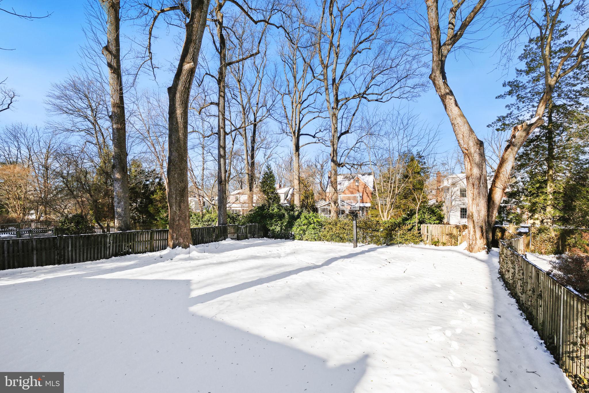 GREENWICH FOREST - Residential