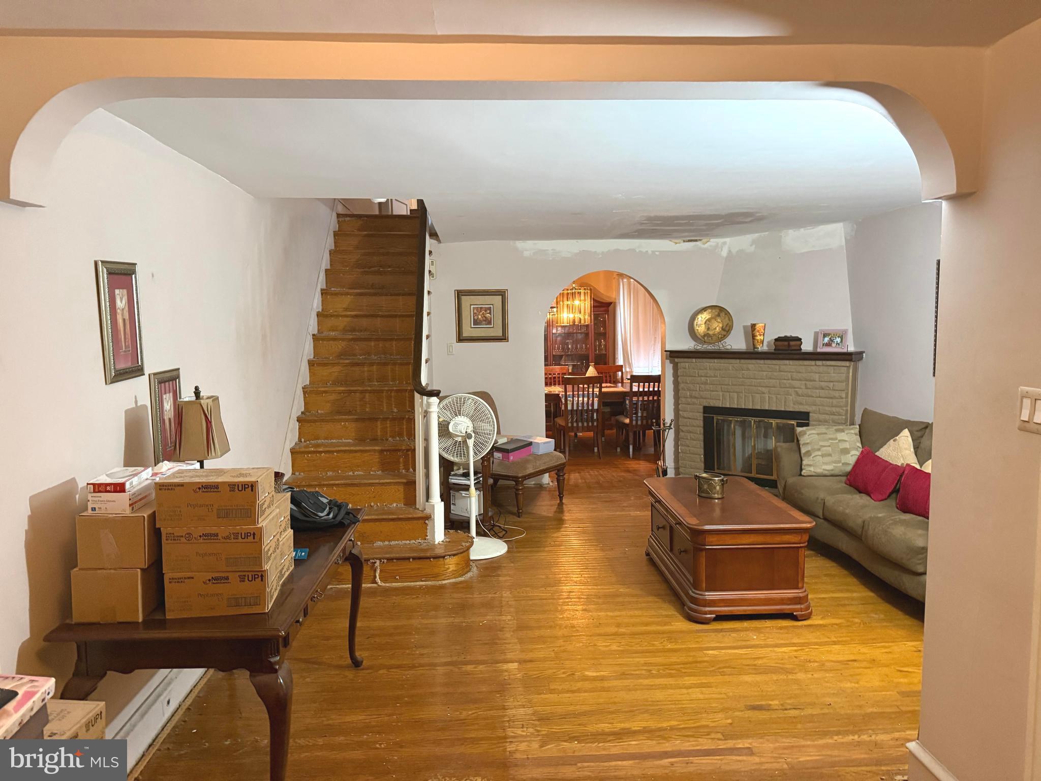 WEST OAK LANE - Residential