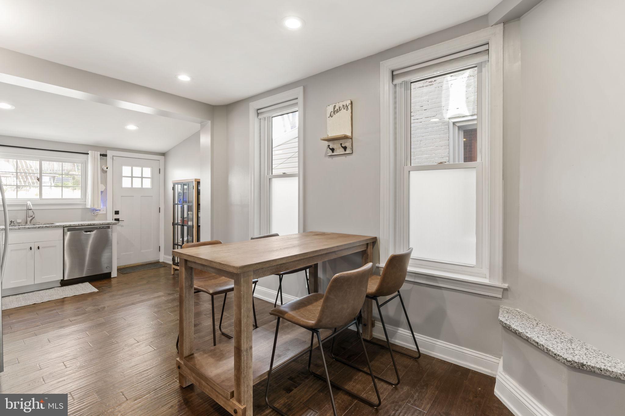 EAST FALLS - Residential