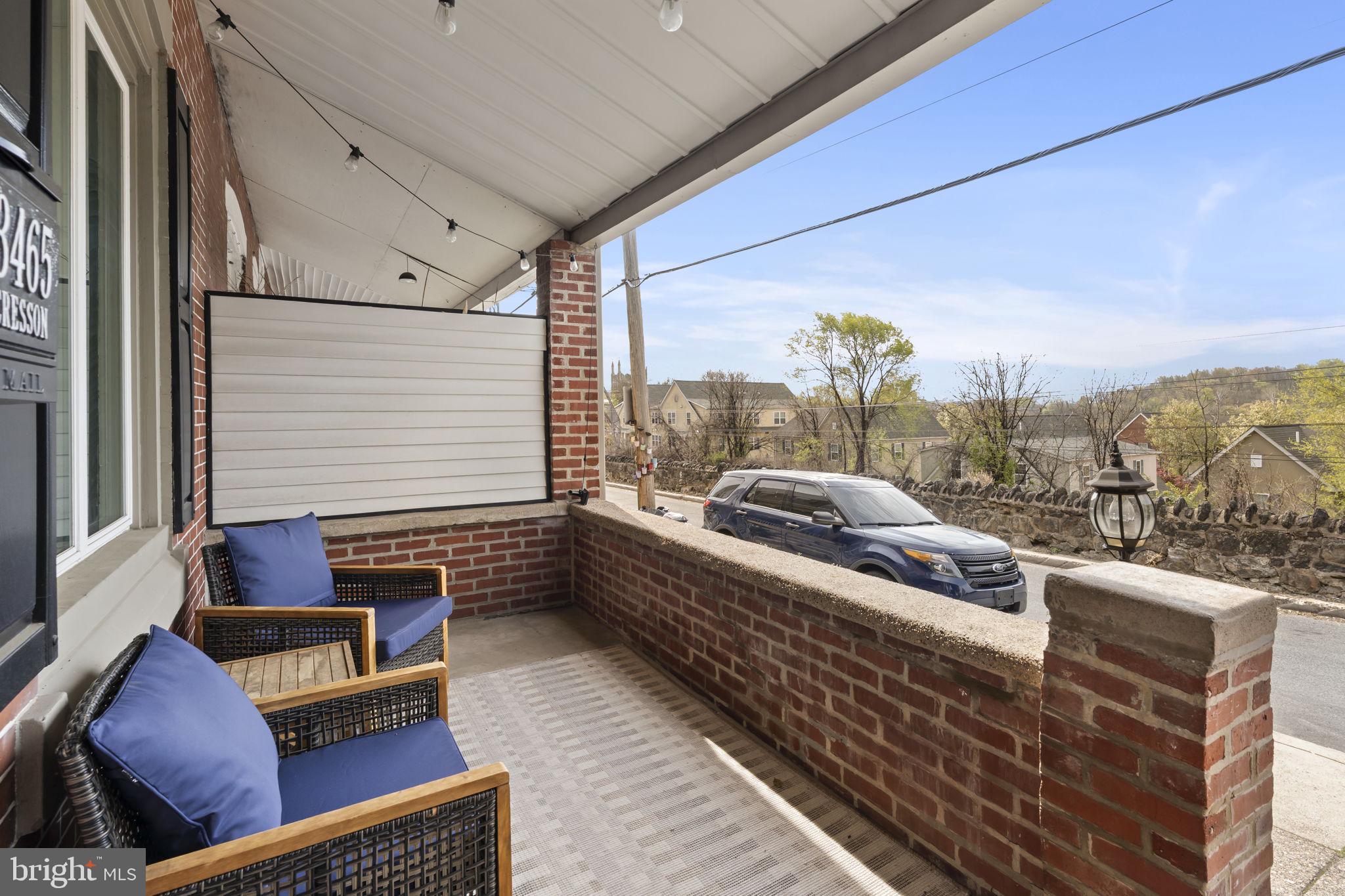 EAST FALLS - Residential