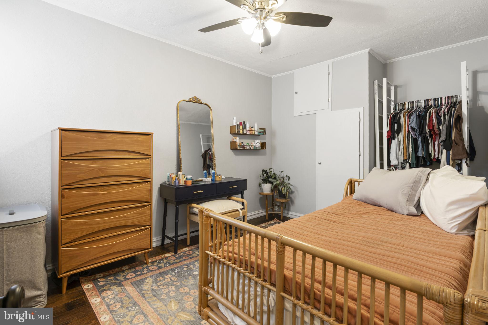 EAST FALLS - Residential