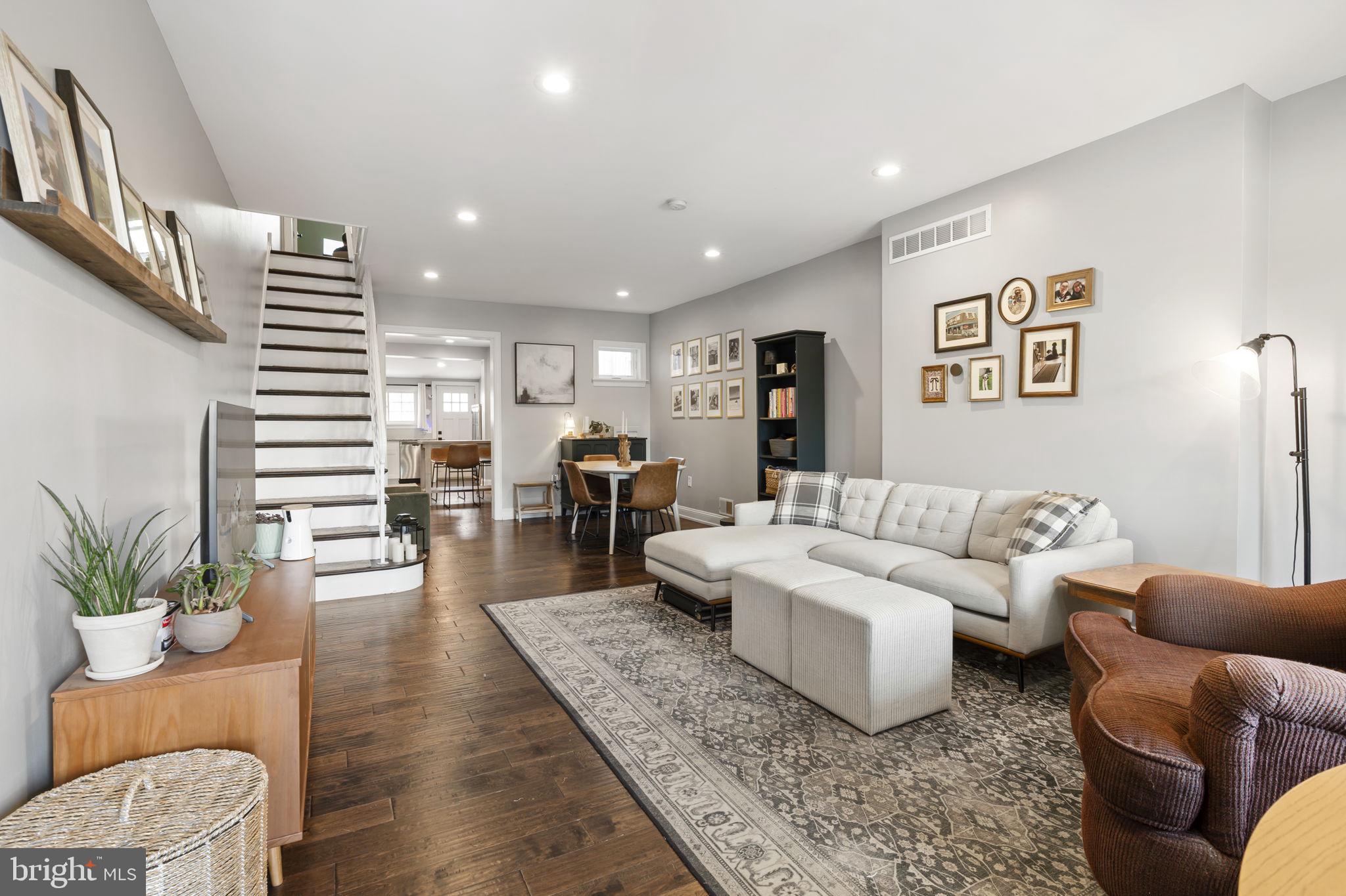 EAST FALLS - Residential