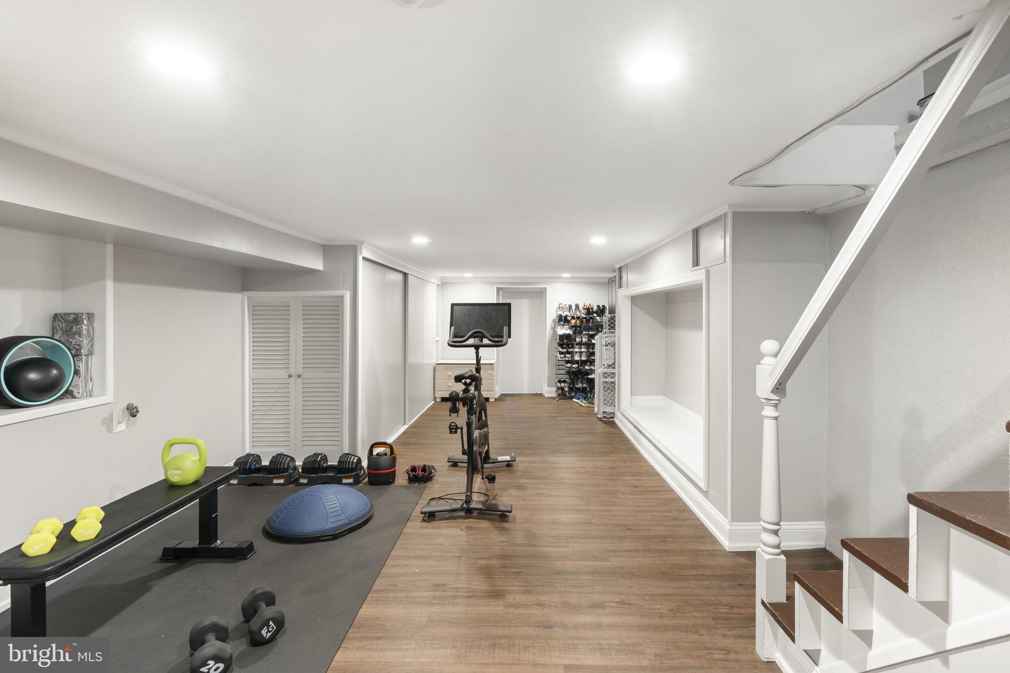 EAST FALLS - Residential