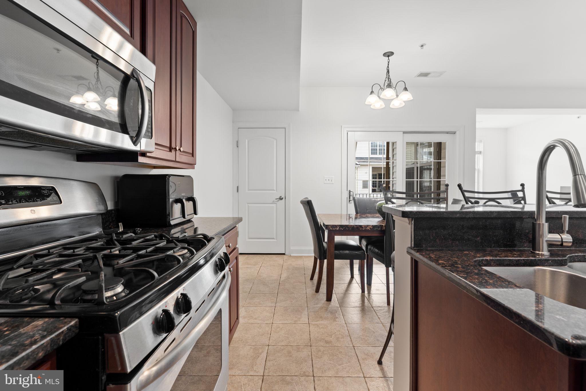 POTOMAC CLUB - Residential