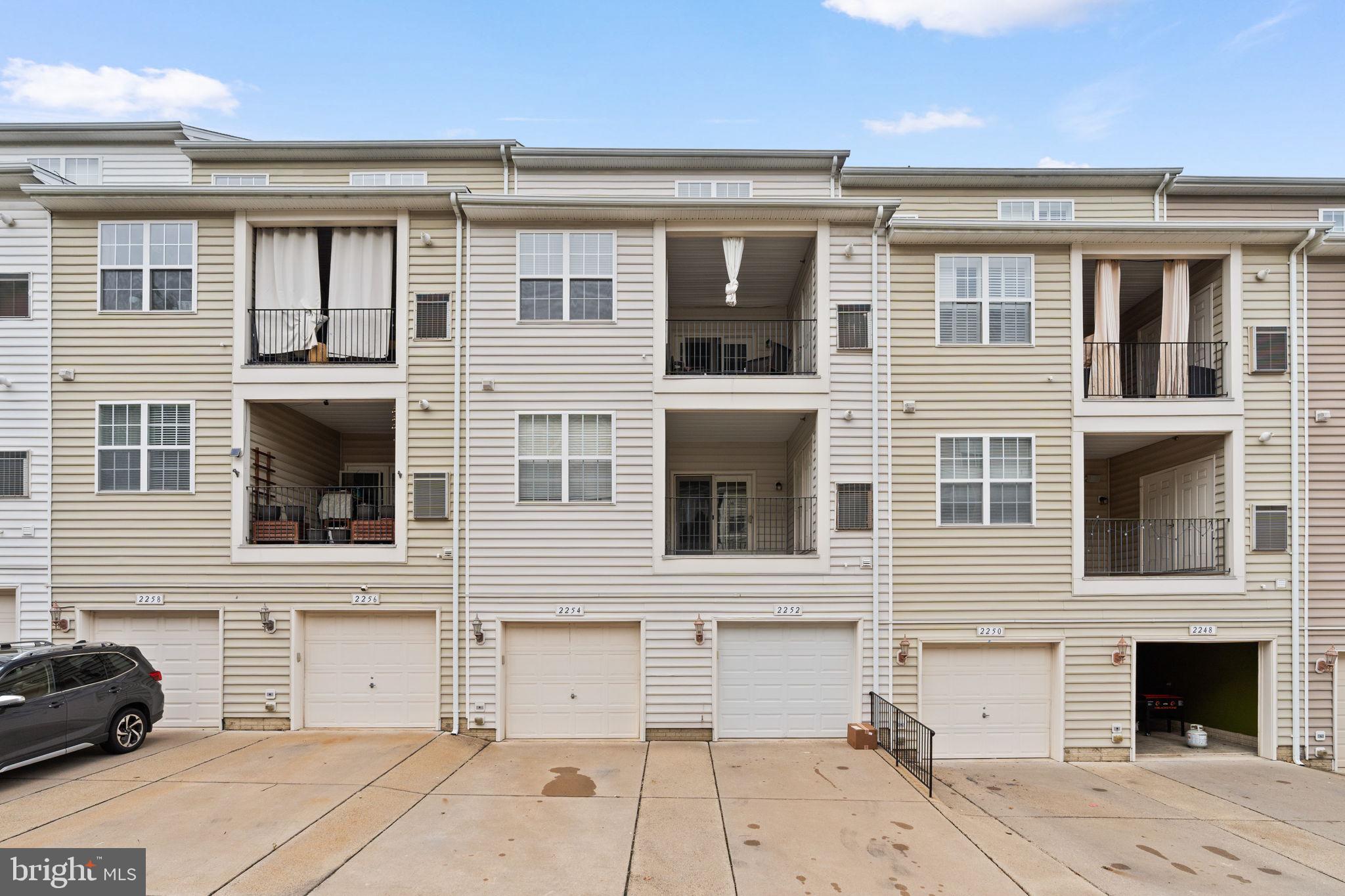 POTOMAC CLUB - Residential