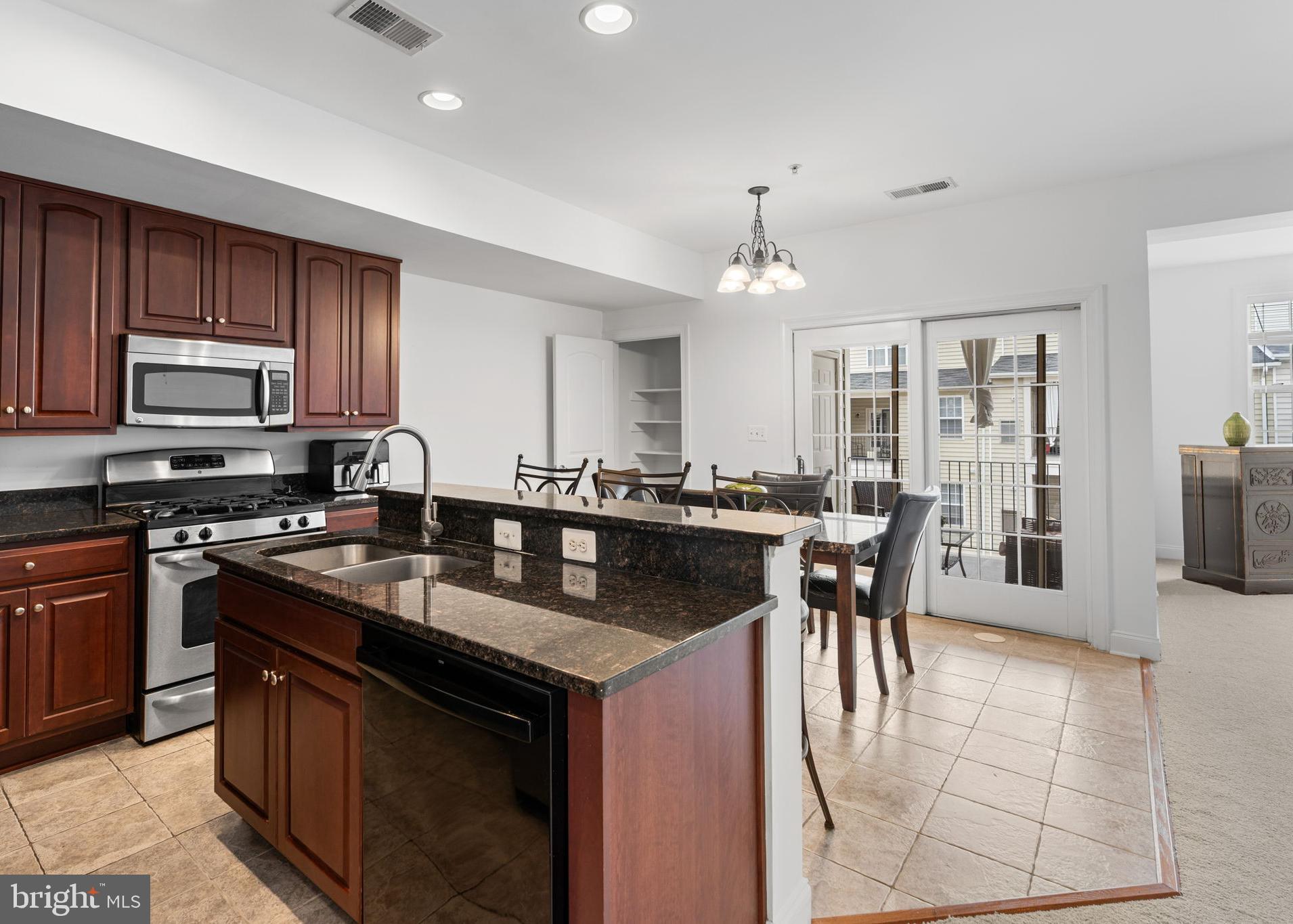 POTOMAC CLUB - Residential