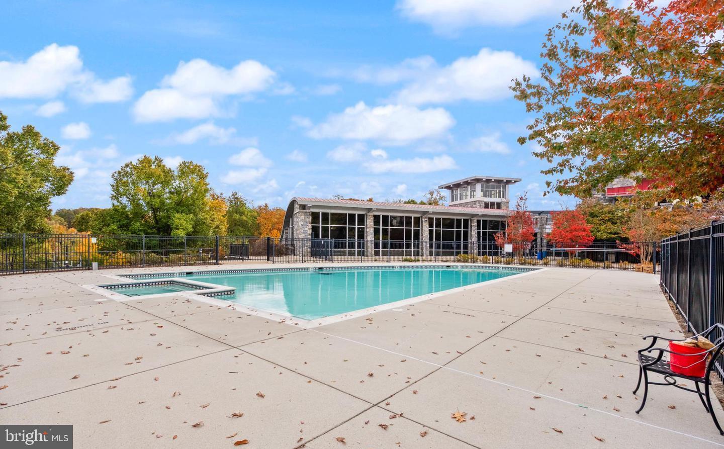 POTOMAC CLUB - Residential