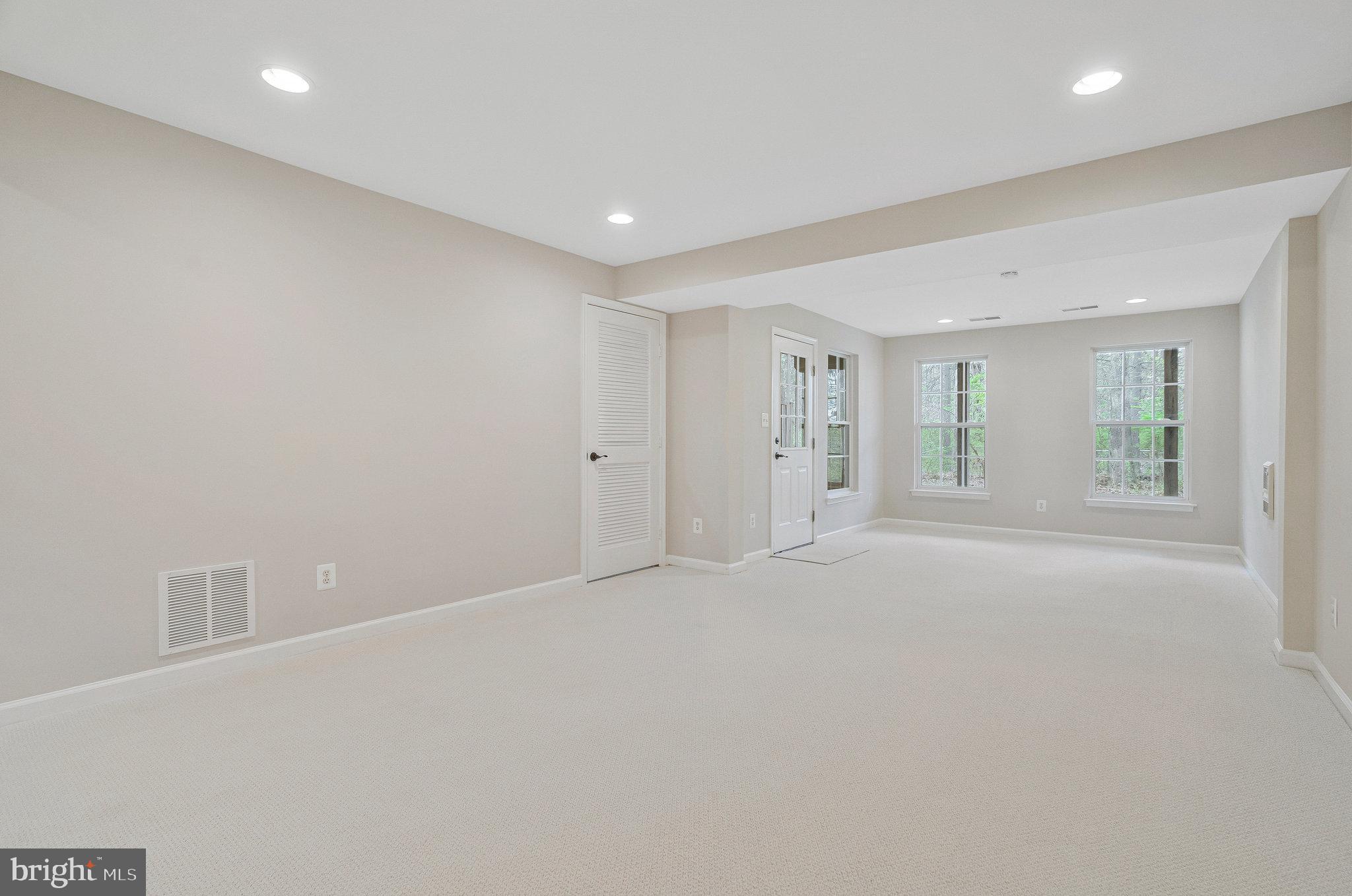 WELLESLEY - Residential