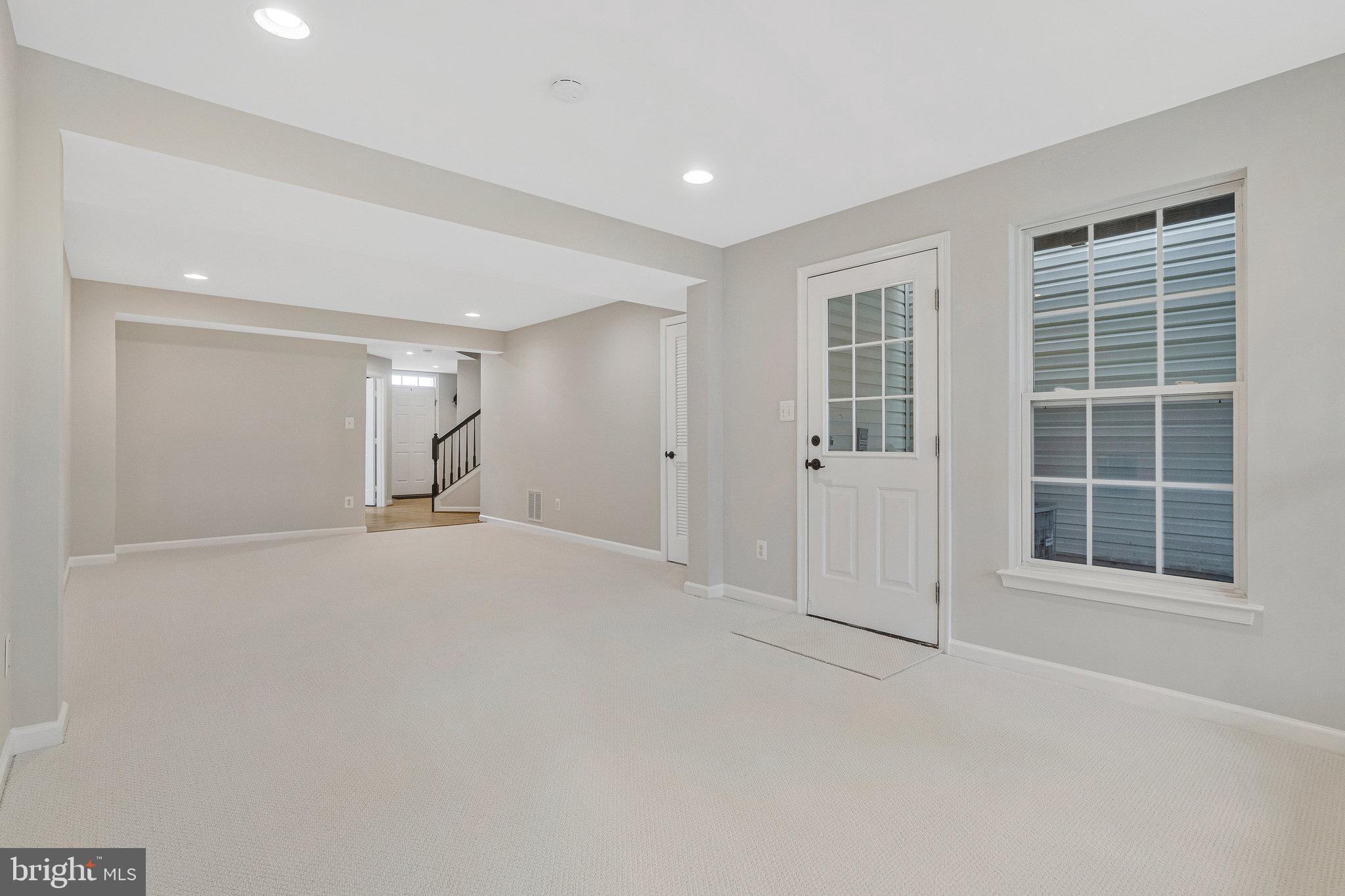 WELLESLEY - Residential