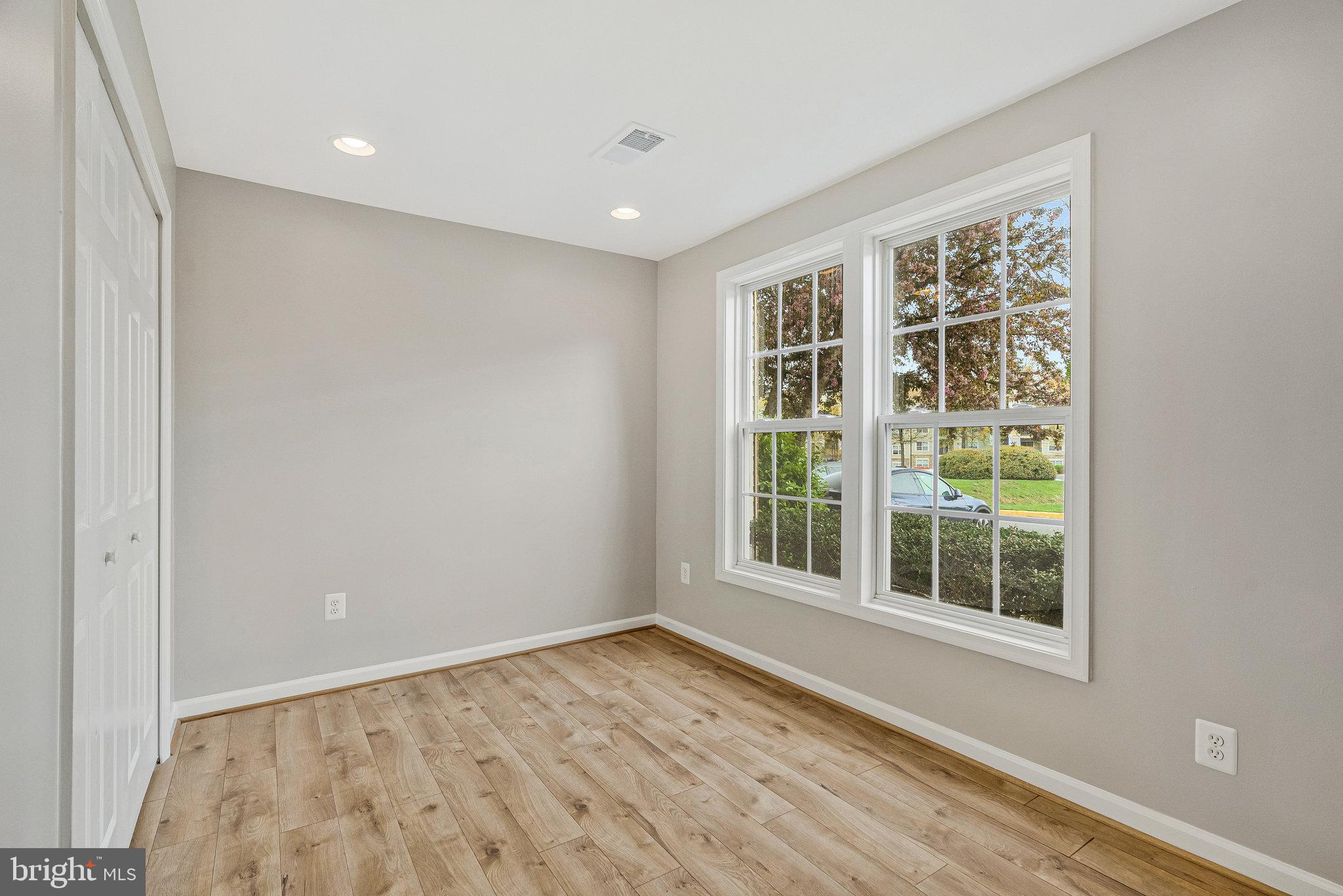 WELLESLEY - Residential