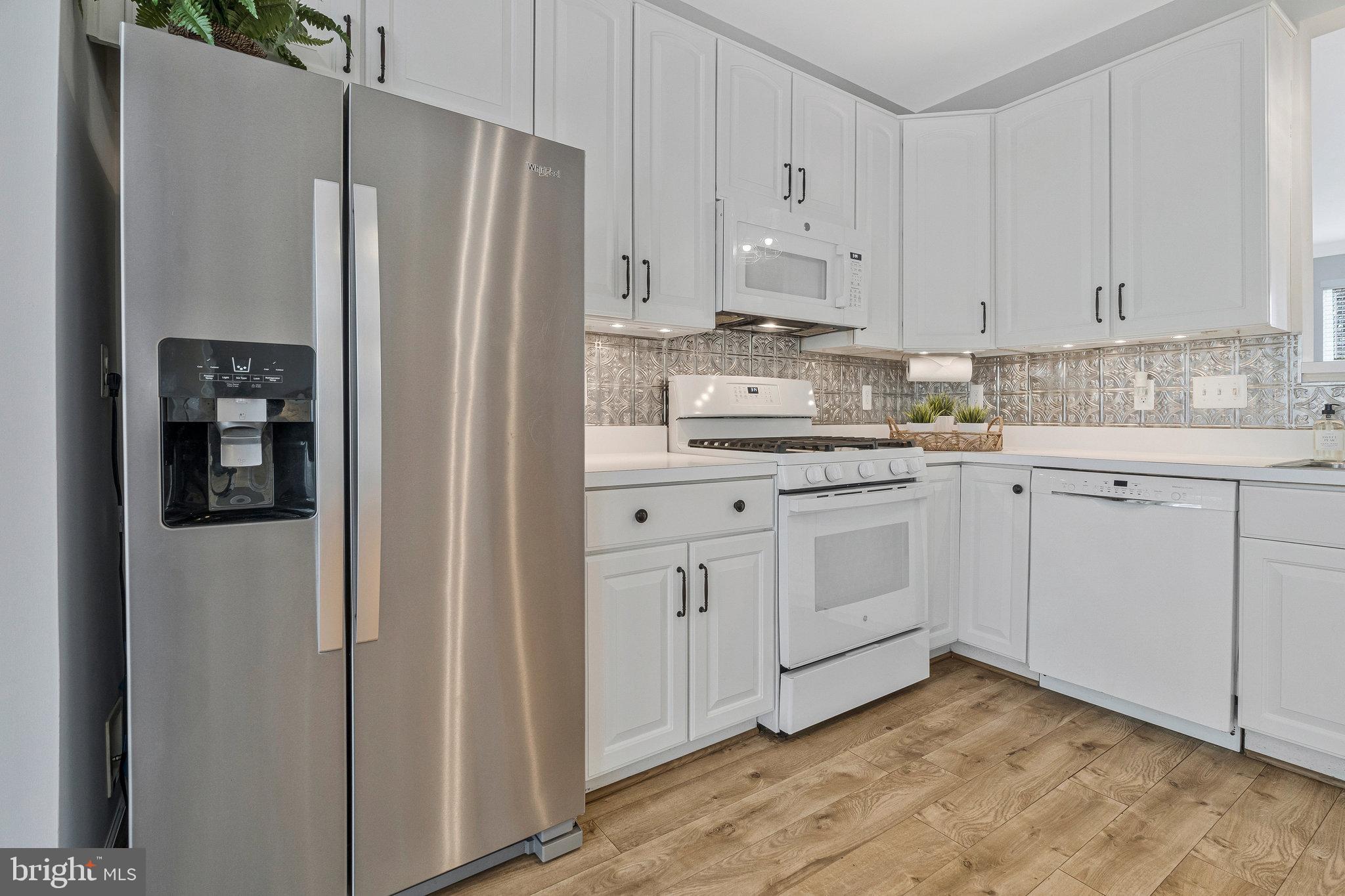 WELLESLEY - Residential