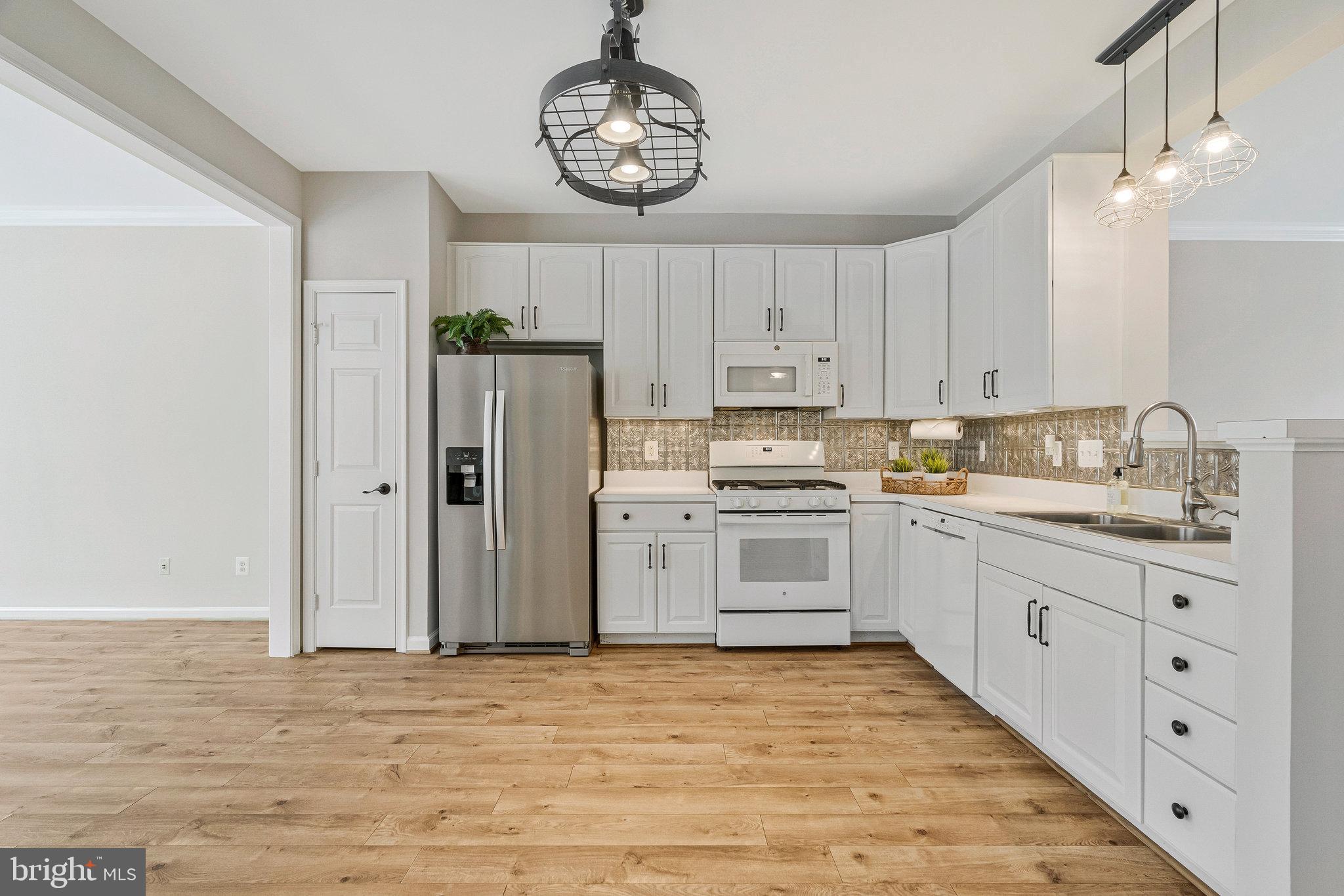 WELLESLEY - Residential