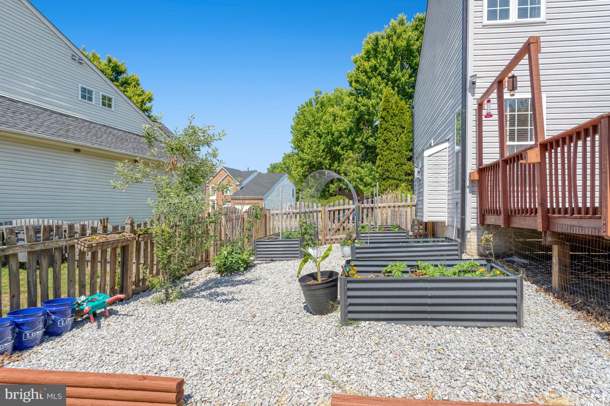 WAYSIDE VILLAGE - Residential