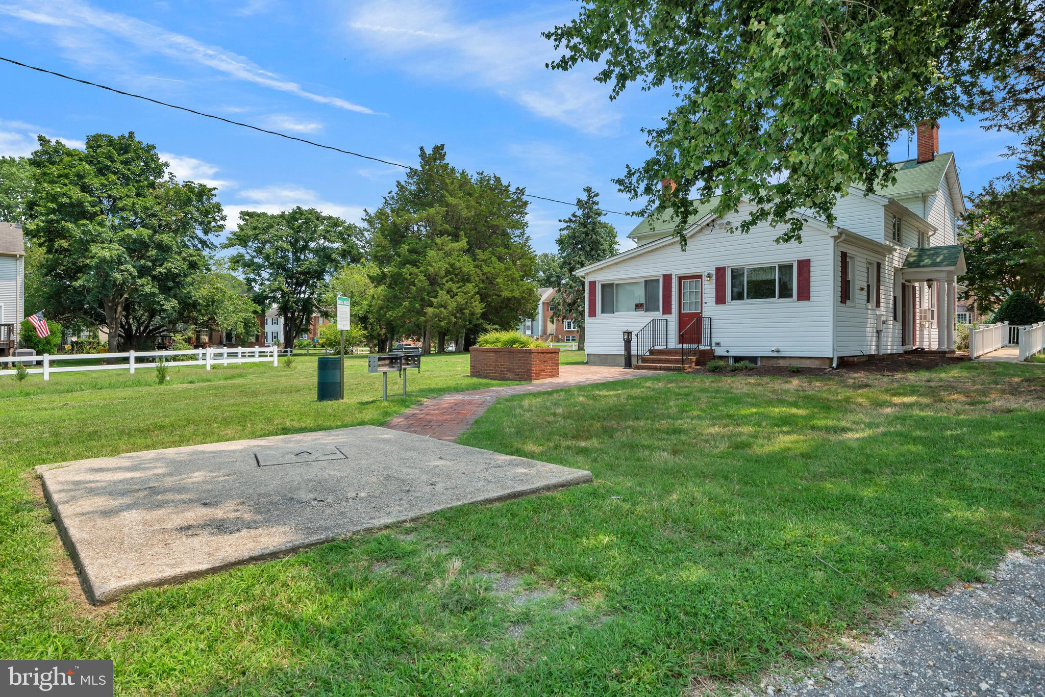 ELIZABETHS LANDING - Residential
