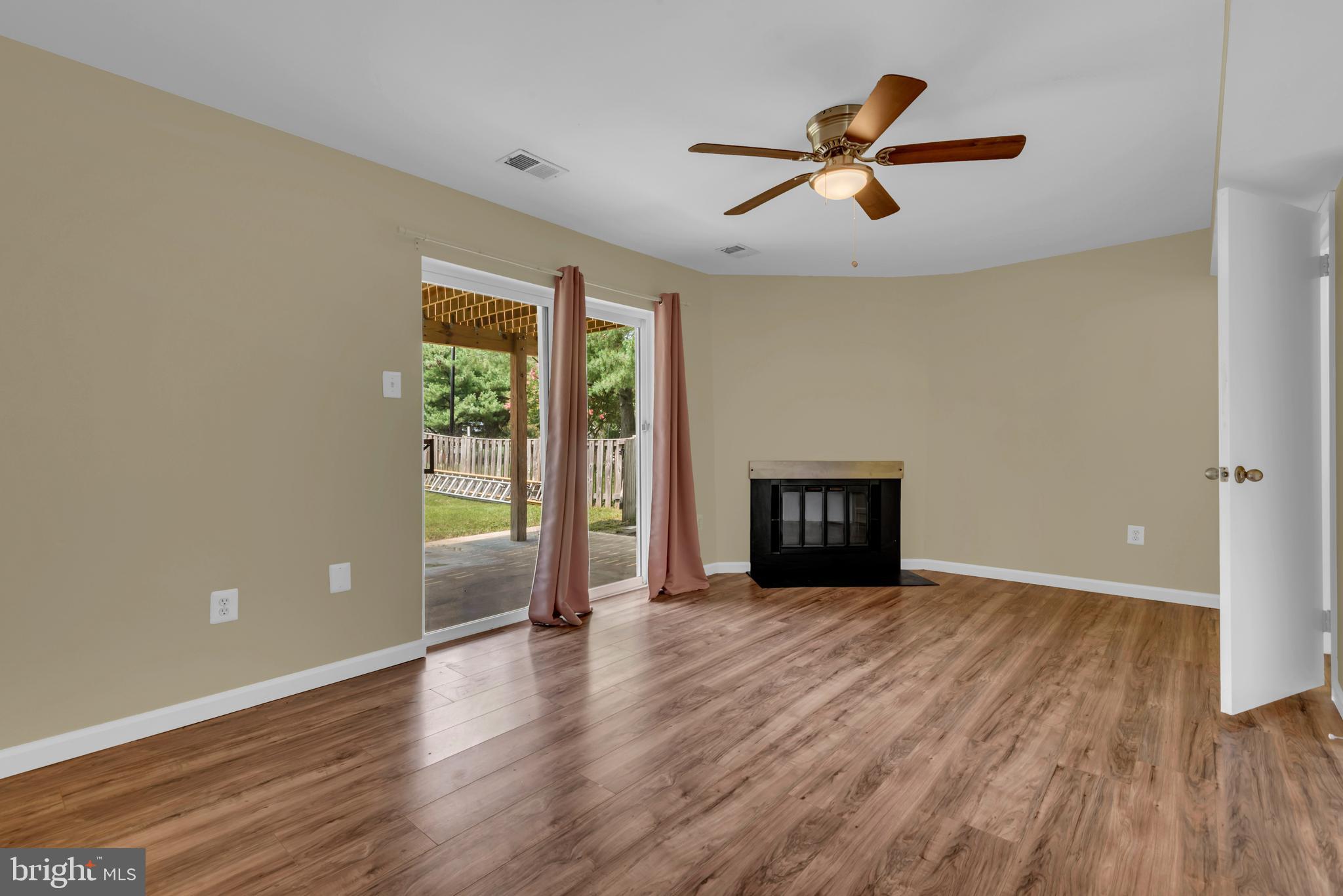 ELIZABETHS LANDING - Residential