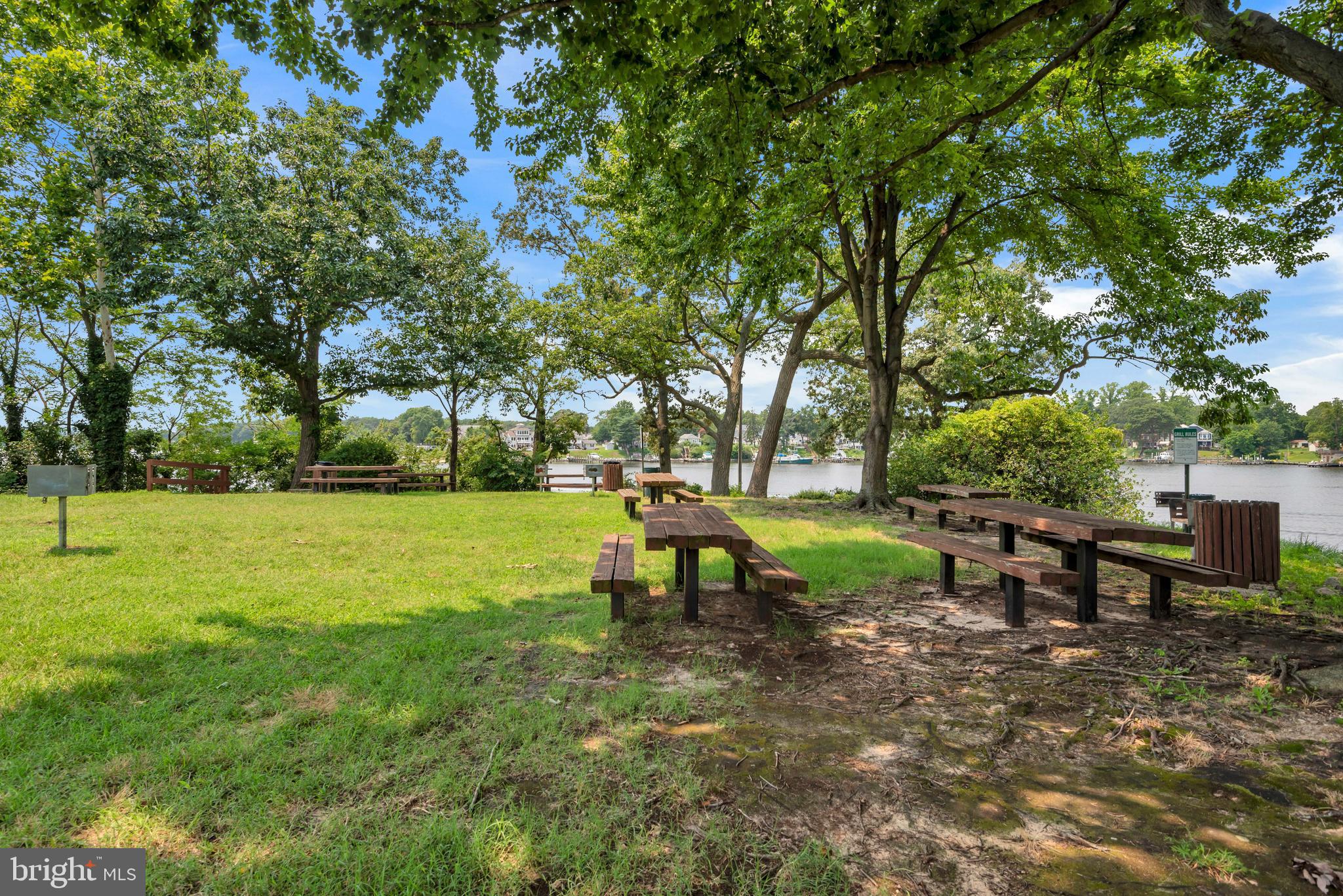 ELIZABETHS LANDING - Residential