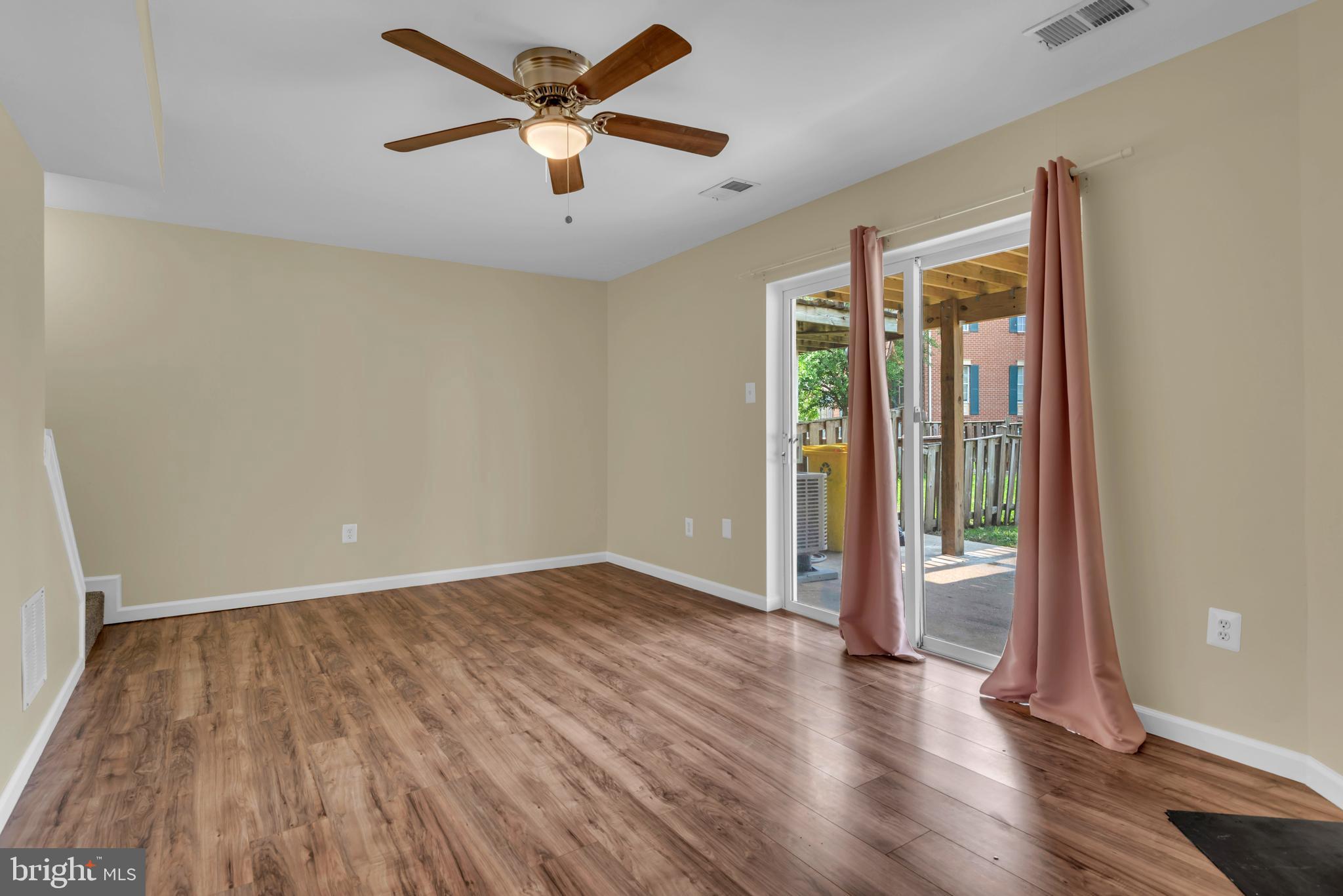 ELIZABETHS LANDING - Residential