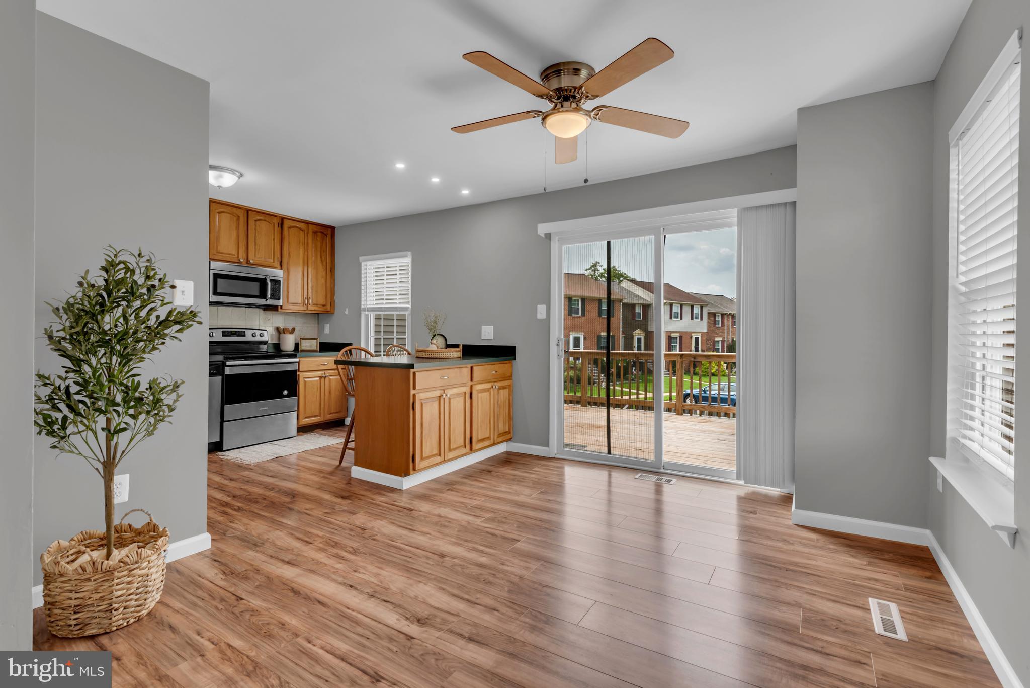 ELIZABETHS LANDING - Residential