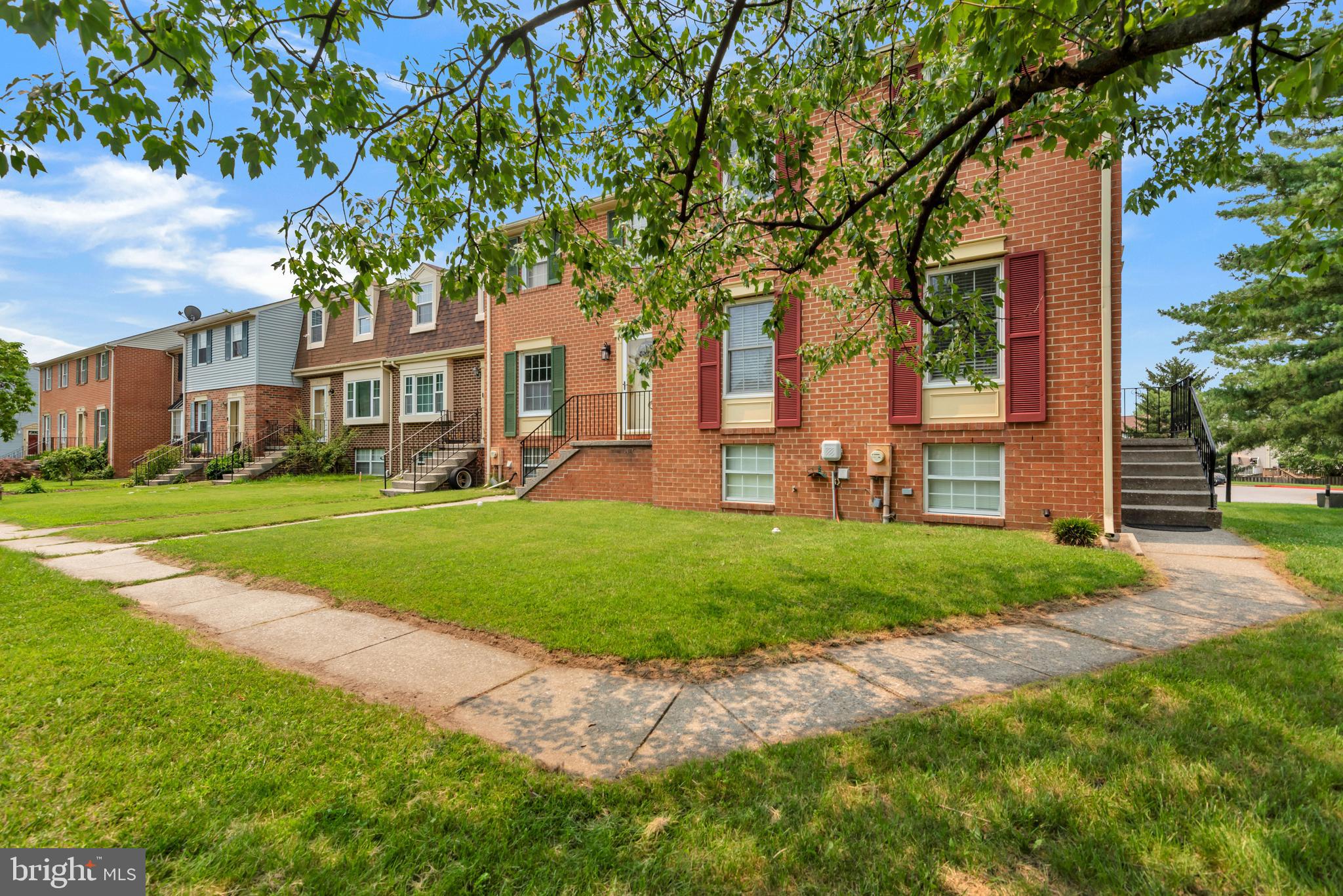 ELIZABETHS LANDING - Residential