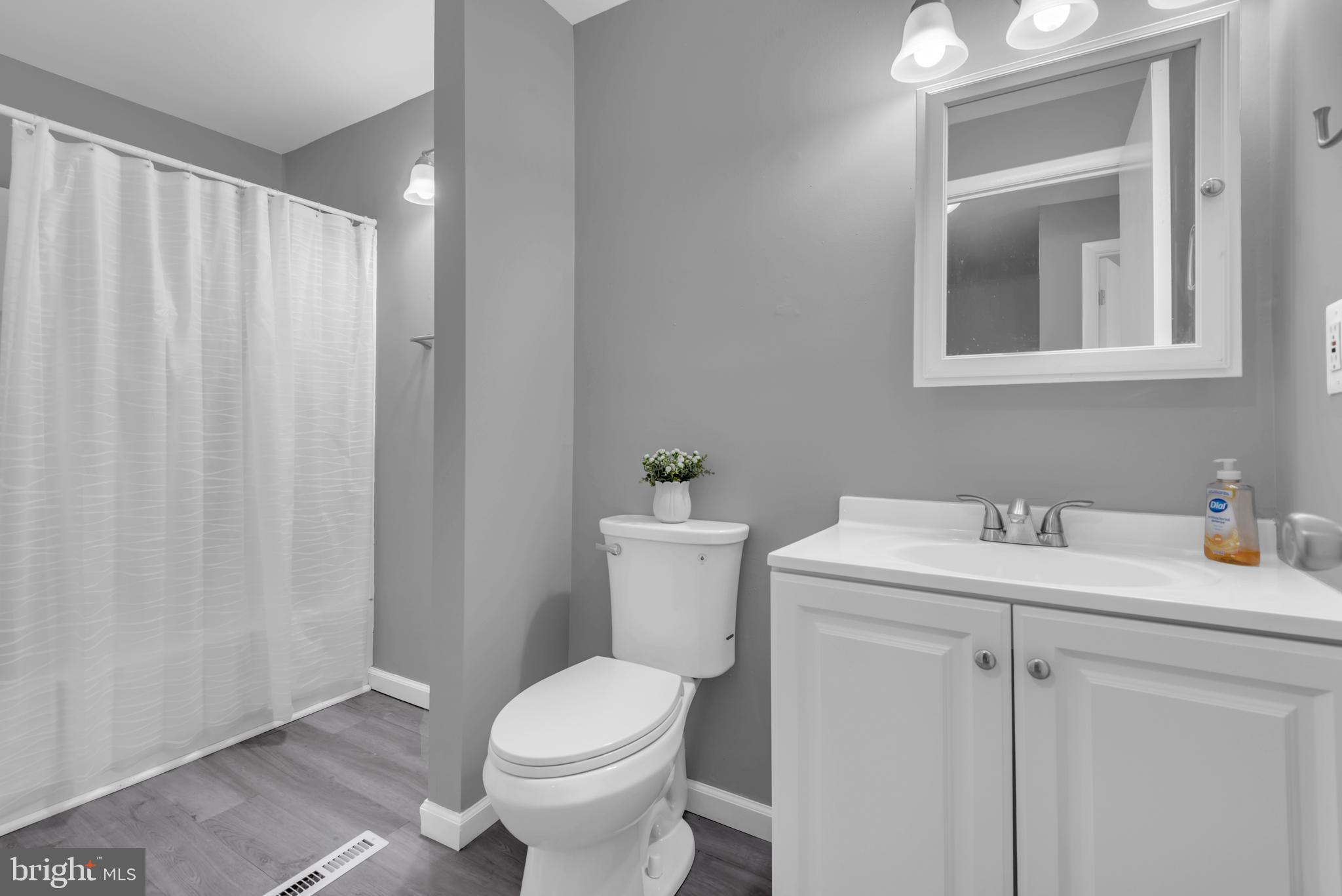 ELIZABETHS LANDING - Residential