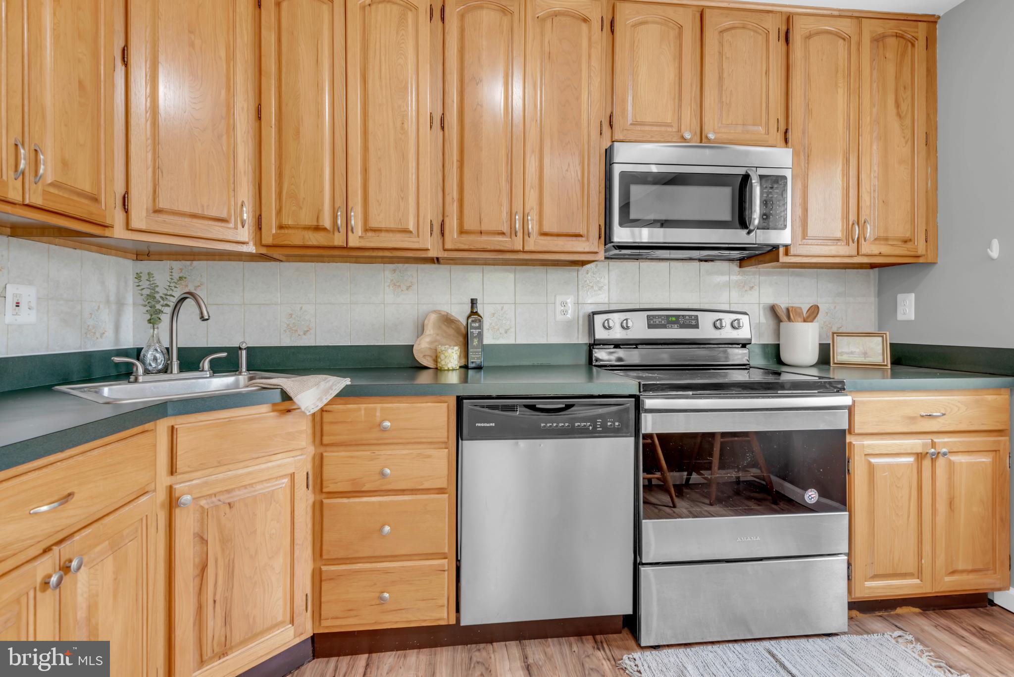ELIZABETHS LANDING - Residential