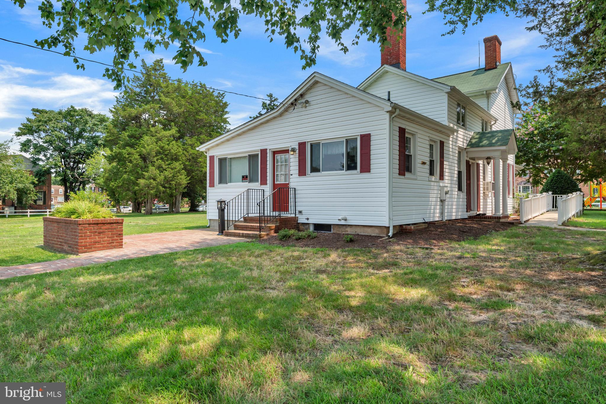 ELIZABETHS LANDING - Residential