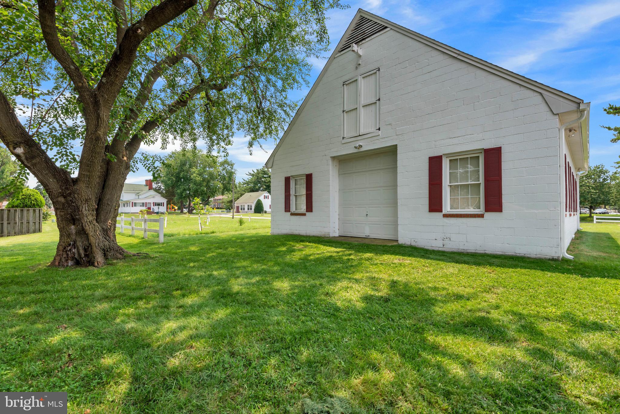 ELIZABETHS LANDING - Residential