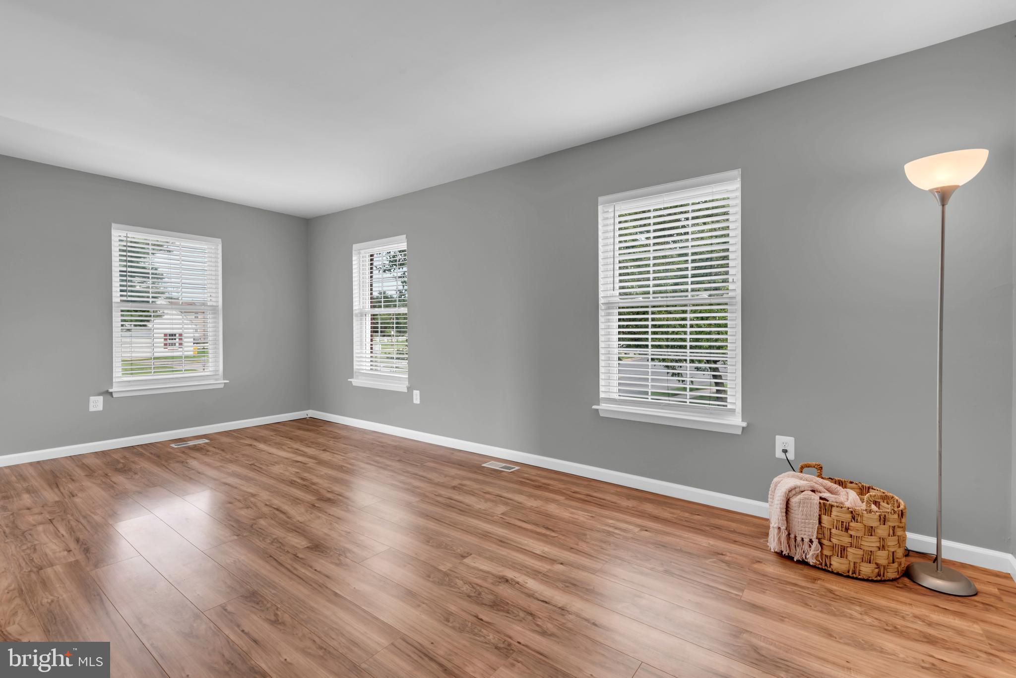 ELIZABETHS LANDING - Residential