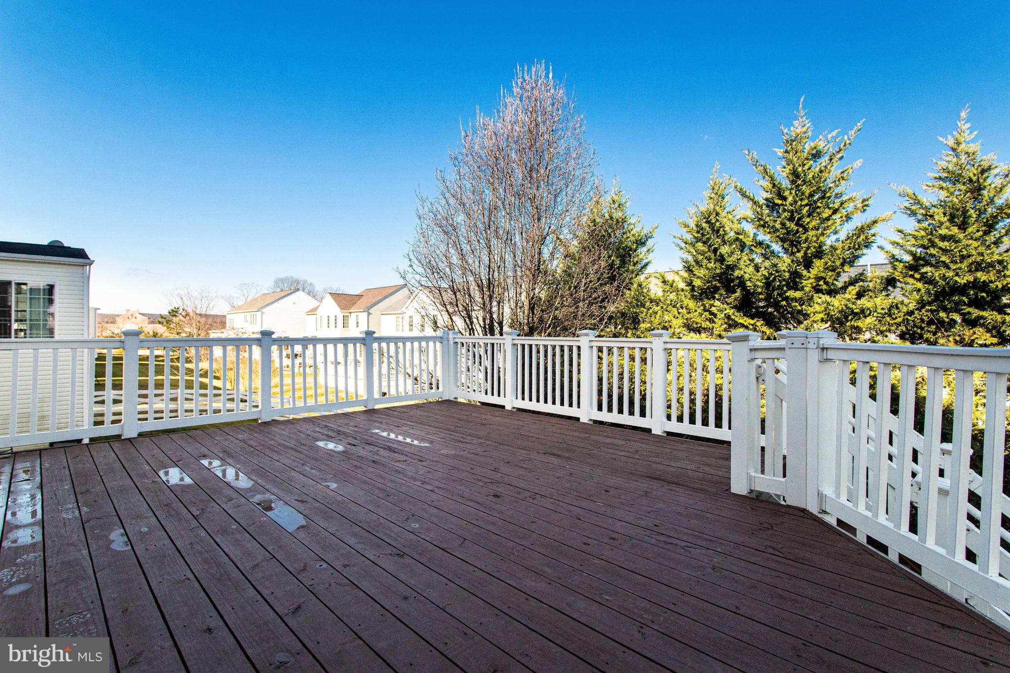 LAUREL HILL LANDBAY - Residential Lease