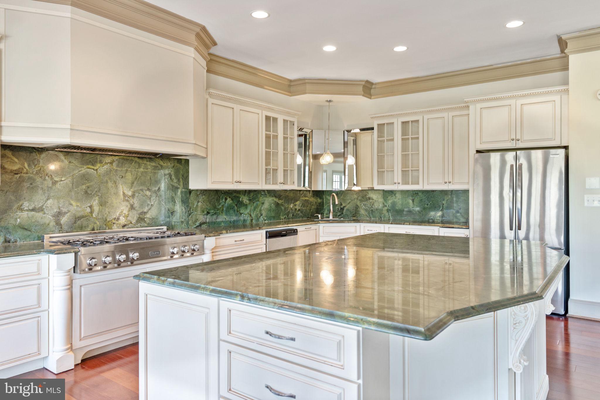 LEE'S CROSSING - Residential